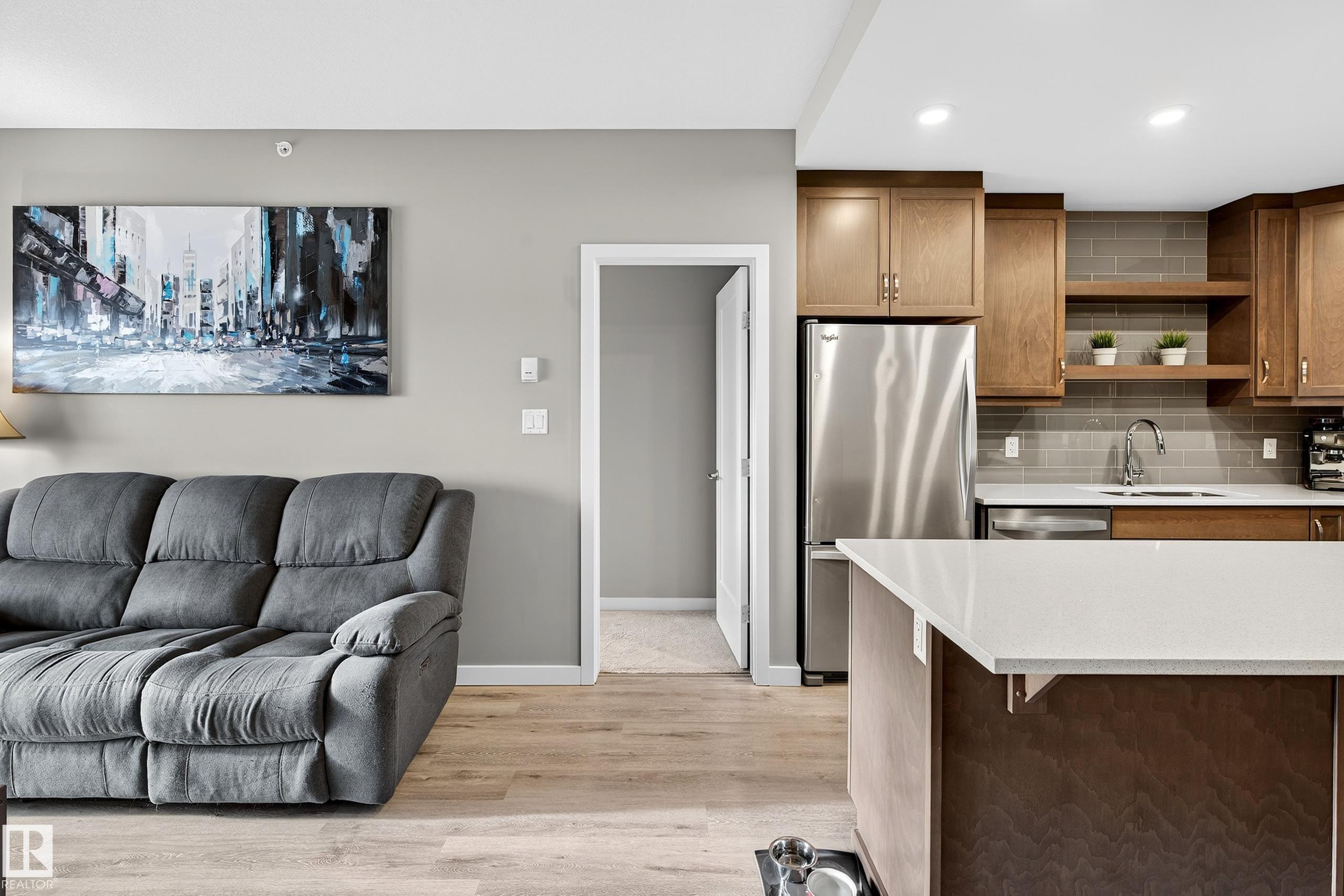 https://zimg.paragon.ice.com/ParagonImages/Property/PM/RAE/225397717/16/0/0/dd0f856692649e90a5f6324f54d6d3d2/1/003e4cc63f702589fd60f029ad1720fb/225397717-4c631fdc-9cbe-4e62-b083-70e31d6f10d3.JPG