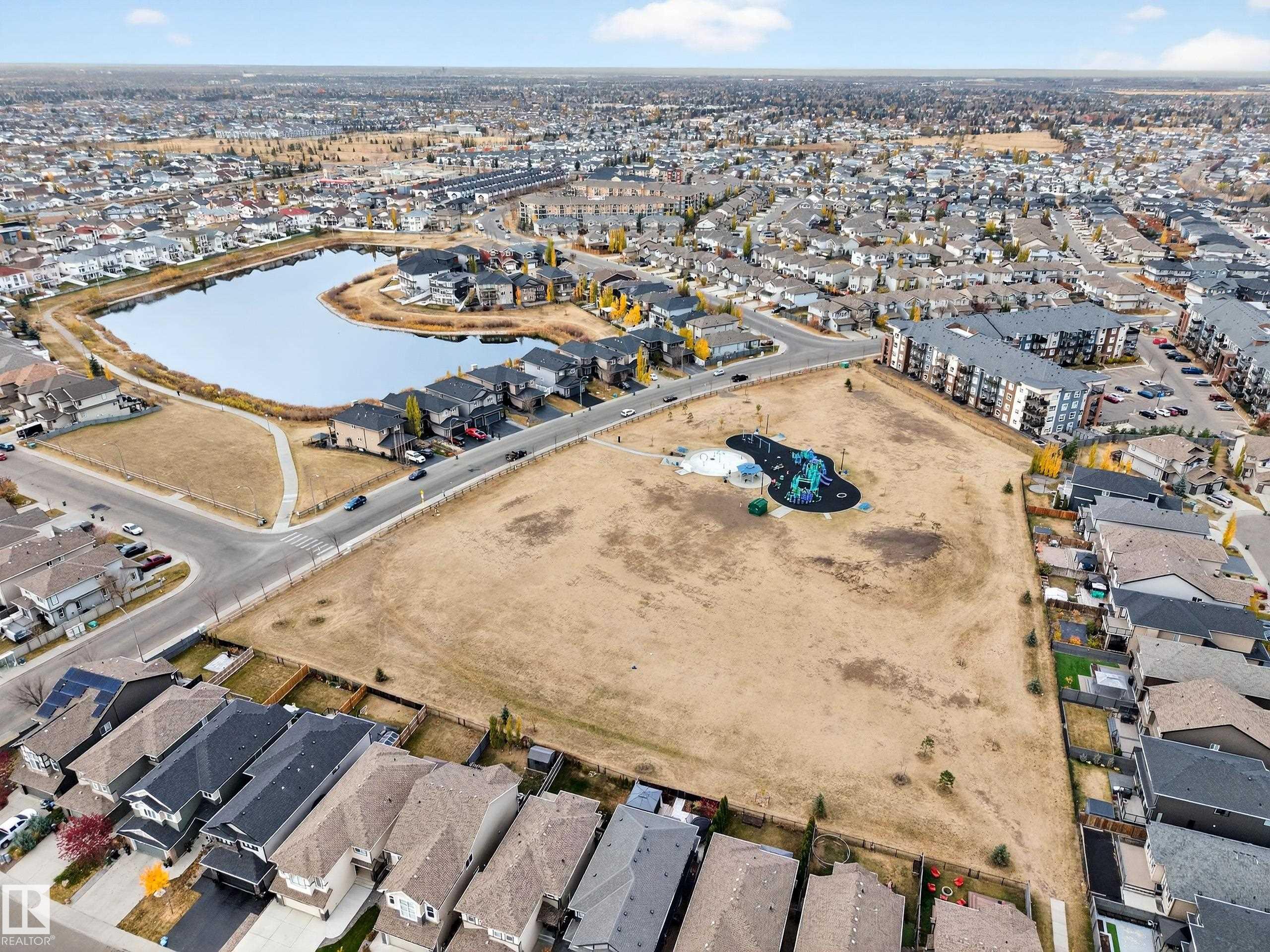 https://zimg.paragon.ice.com/ParagonImages/Property/PM/RAE/225397717/30/0/0/e3045fa119e0bf13e3e892e70e309557/1/003e4cc63f702589fd60f029ad1720fb/225397717-70829928-01fb-4f08-98b1-f019c7934d52.JPG