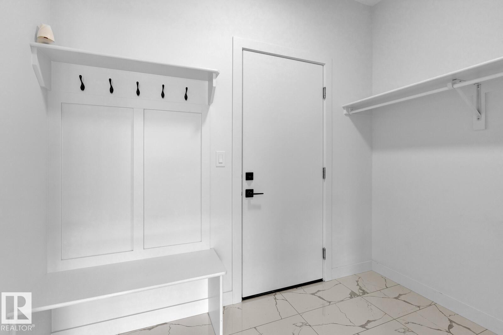 https://zimg.paragon.ice.com/ParagonImages/Property/PM/RAE/225397730/25/0/0/9cef426d24bac07d4b7dc932ef7c53c7/1/c53c92059dfc5e32d2af571821f1c6bc/225397730-7C4DA6BC-272A-4757-B62C-5A46DEA7D374.JPG