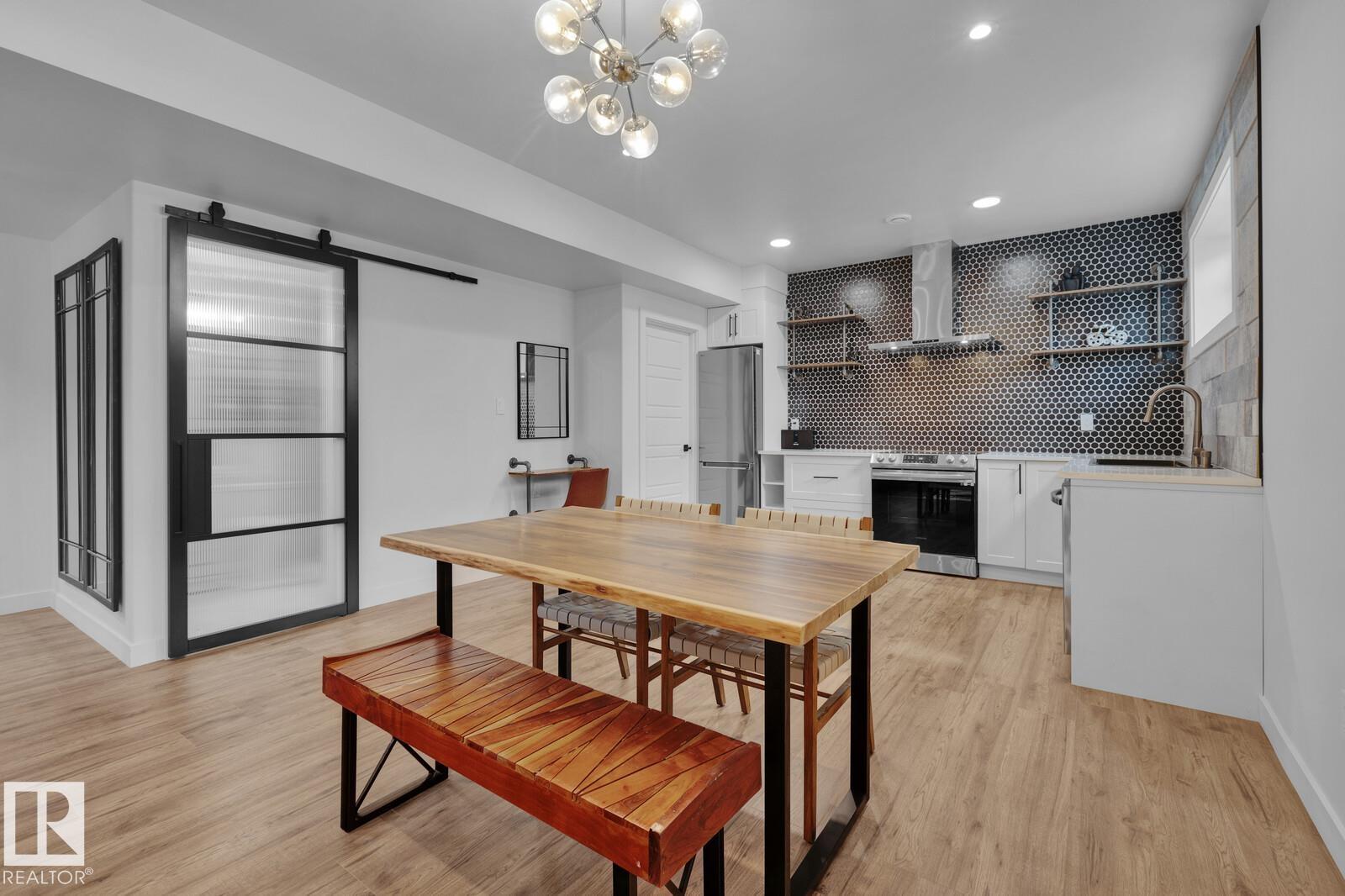https://zimg.paragon.ice.com/ParagonImages/Property/PM/RAE/225397730/36/0/0/5544dcf7d213a834f9051c68dfaaedf4/1/c53c92059dfc5e32d2af571821f1c6bc/225397730-1AAE1E3E-A418-40F6-A4EF-CC5074B6B10E.JPG