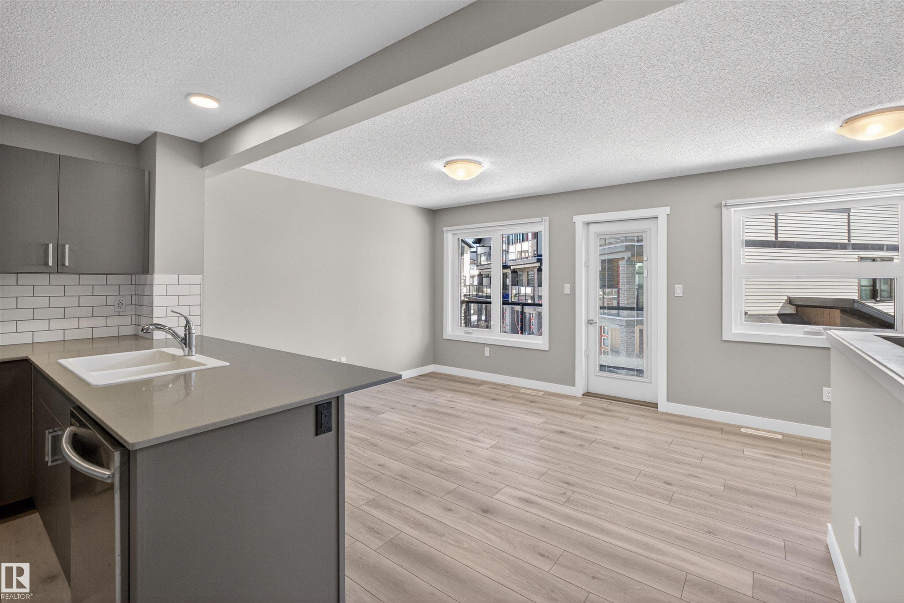 https://zimg.paragon.ice.com/ParagonImages/Property/PM/RAE/225397744/14/0/0/2d7997b175bf5e1fbfadf0ea0765c18a/1/2a4838a9004ad287c89876064d0e136e/225397744-ec1be76a-a283-4eef-a0f0-40eb5687375c.JPG