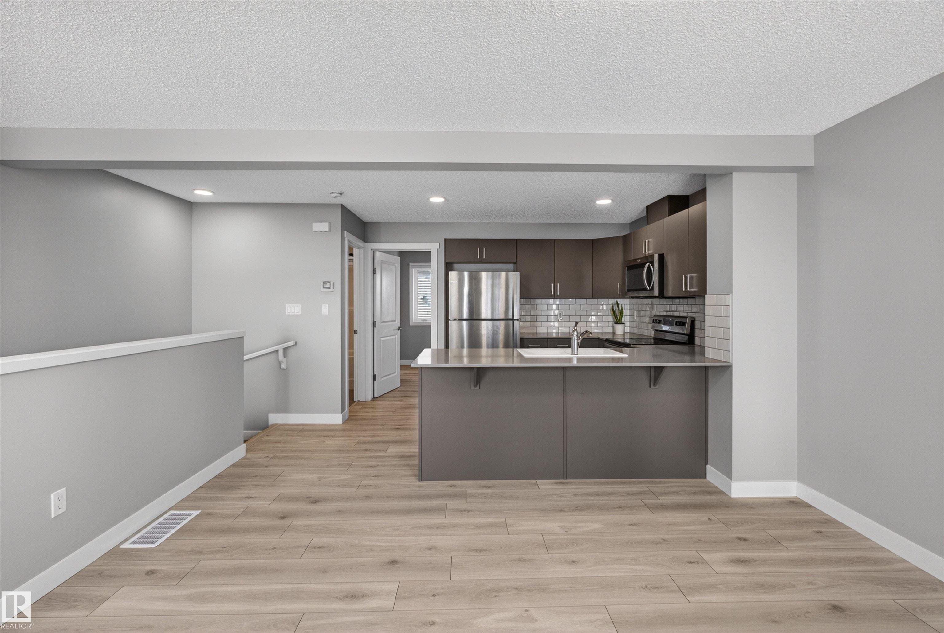 https://zimg.paragon.ice.com/ParagonImages/Property/PM/RAE/225397744/18/0/0/2a083890e14fe63de16df39e4cc9f97a/1/2a4838a9004ad287c89876064d0e136e/225397744-618dc00f-43c9-4d2a-a271-063165b80b03.JPG
