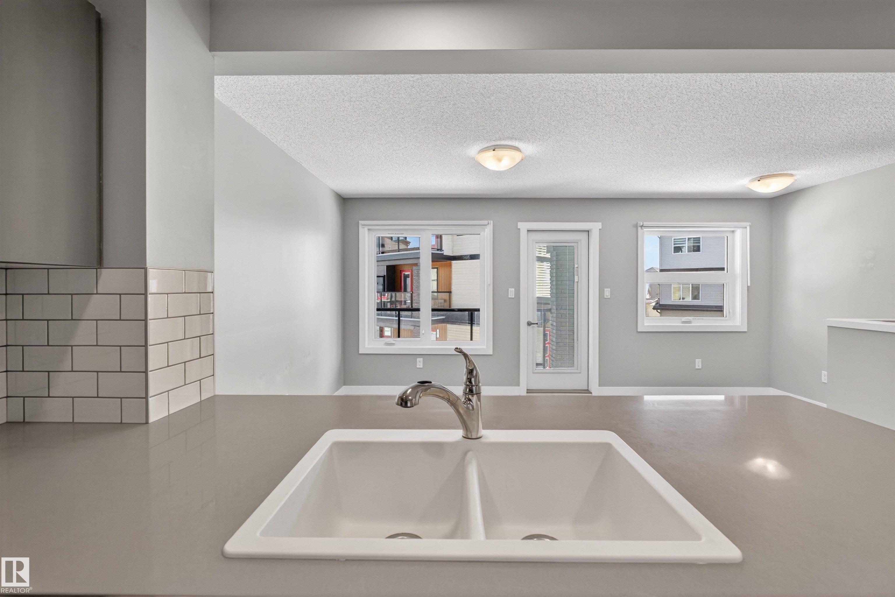 https://zimg.paragon.ice.com/ParagonImages/Property/PM/RAE/225397744/28/0/0/01c2a240dd1690390a4768a3daab0348/1/2a4838a9004ad287c89876064d0e136e/225397744-d0d125aa-6623-431b-af89-eb1a1f2e46a5.JPG