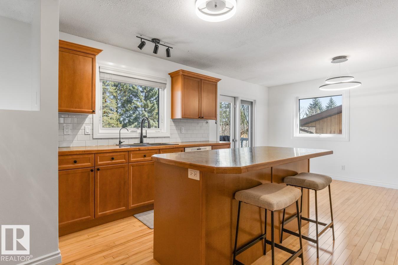 18536 68 Avenue NW, Ormsby Place, Edmonton
