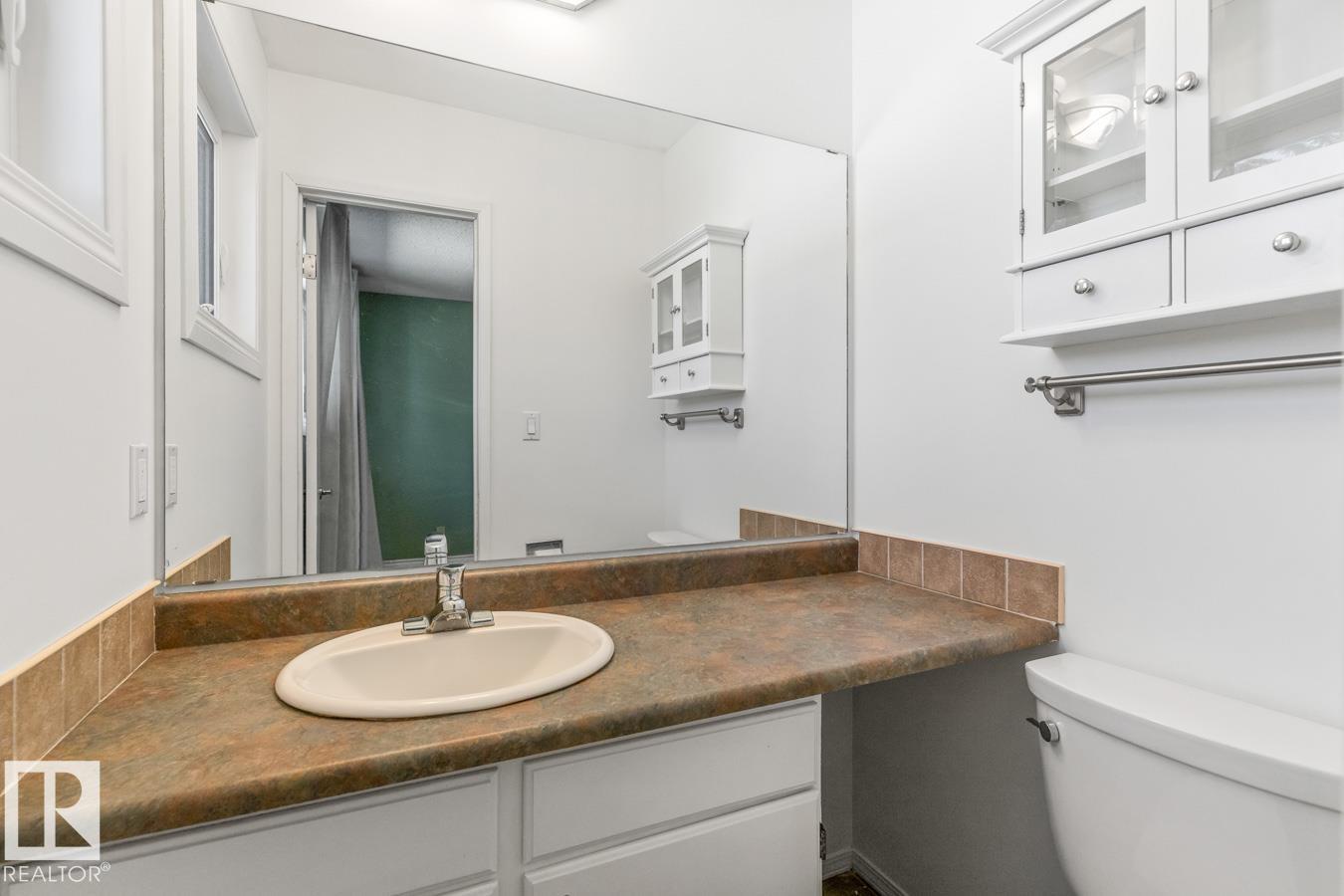 Photo 11 at 18536 68 Avenue NW, Ormsby Place, Edmonton