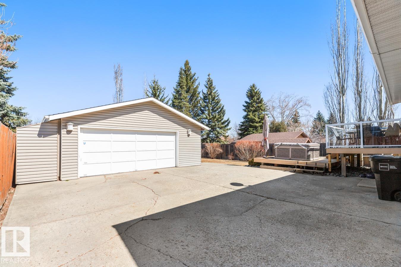 Photo 33 at 18536 68 Avenue NW, Ormsby Place, Edmonton