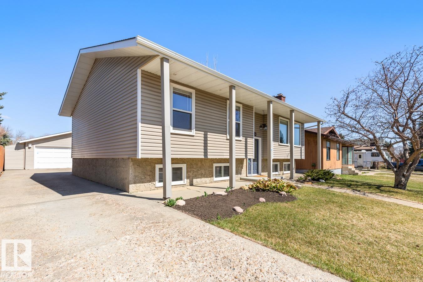 Photo 36 at 18536 68 Avenue NW, Ormsby Place, Edmonton