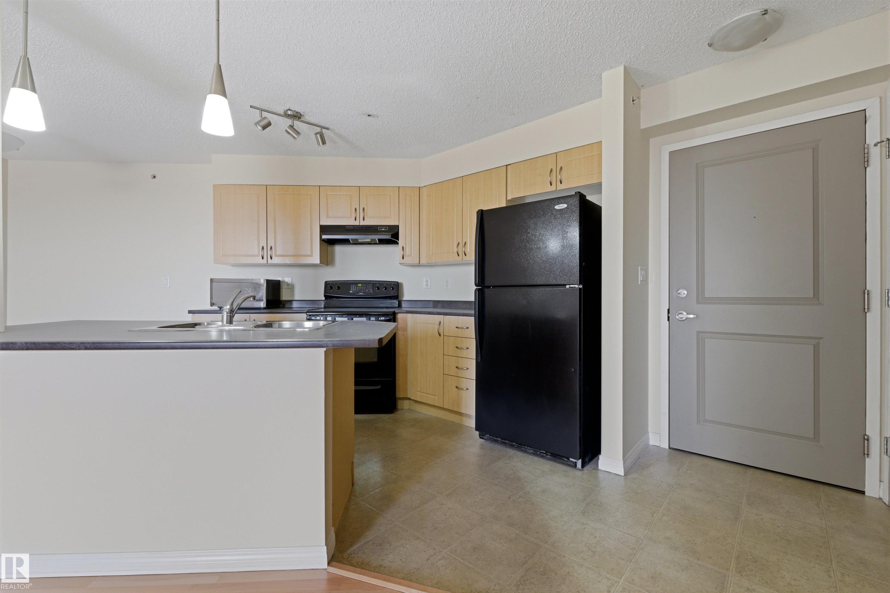 https://zimg.paragon.ice.com/ParagonImages/Property/PM/RAE/225397758/3/0/0/90cd3dd5bde7ee0b112e3251503dec20/1/9a6a7020e0bf0aad77552311bc3b815a/225397758-8cafc967-d8ae-40df-b8d8-b4d31338847a.JPG