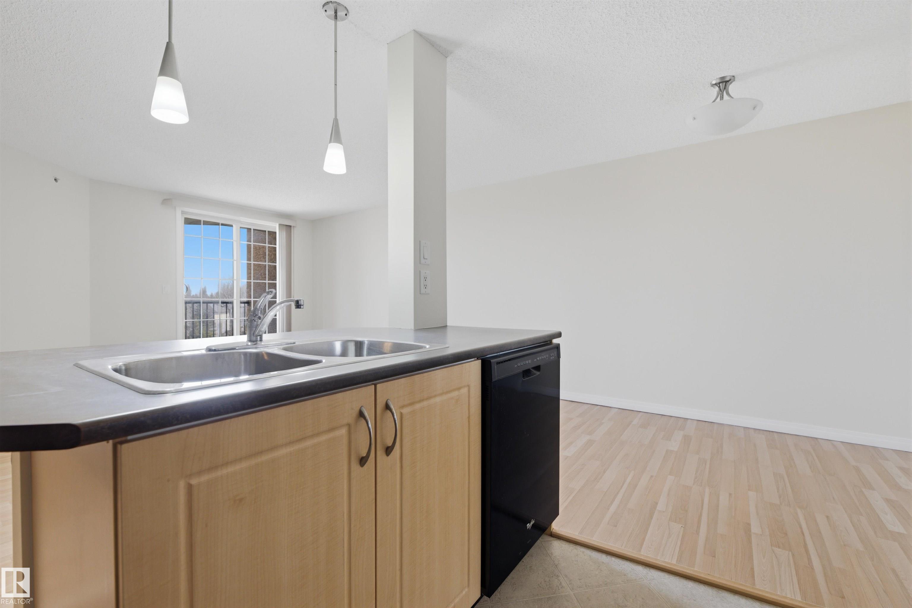 https://zimg.paragon.ice.com/ParagonImages/Property/PM/RAE/225397758/6/0/0/cb7c83cbcdd5568c82acfb9560872b4b/1/9a6a7020e0bf0aad77552311bc3b815a/225397758-202d9e4c-5b74-4b6e-a070-cda20dc8452b.JPG