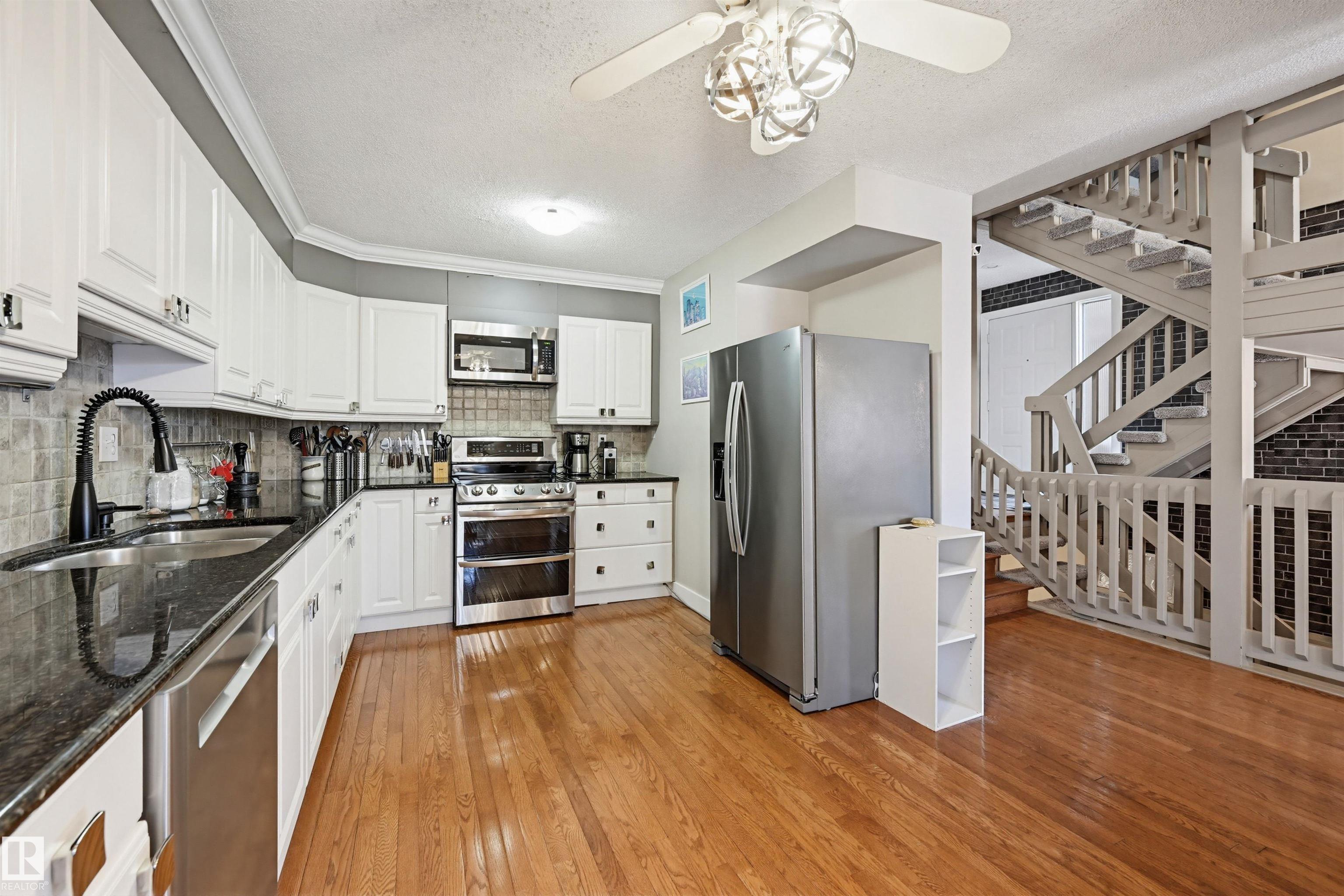 Photo 7 at 139 Wolf Willow Crescent NW, Westridge, Edmonton