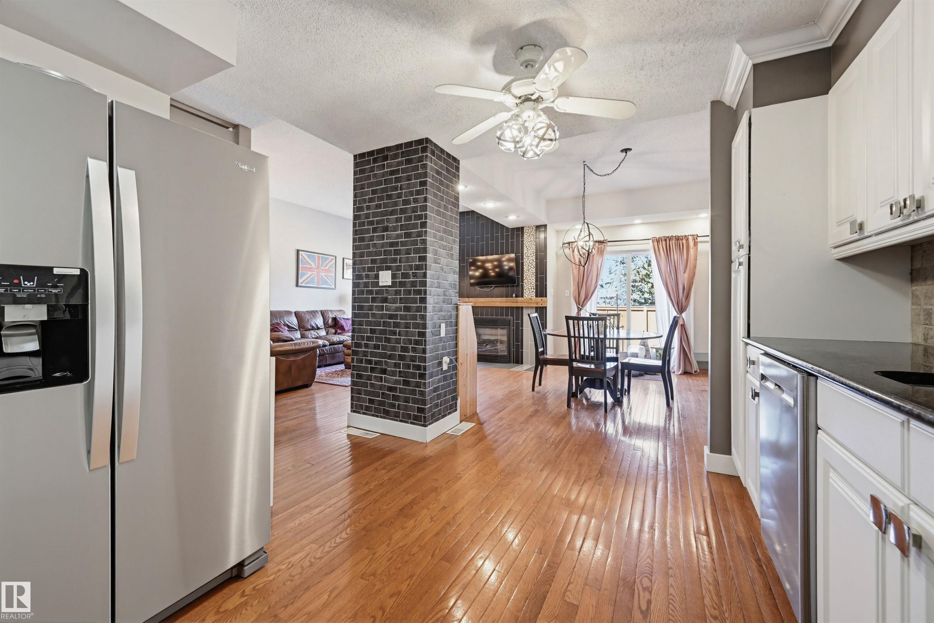 Photo 8 at 139 Wolf Willow Crescent NW, Westridge, Edmonton