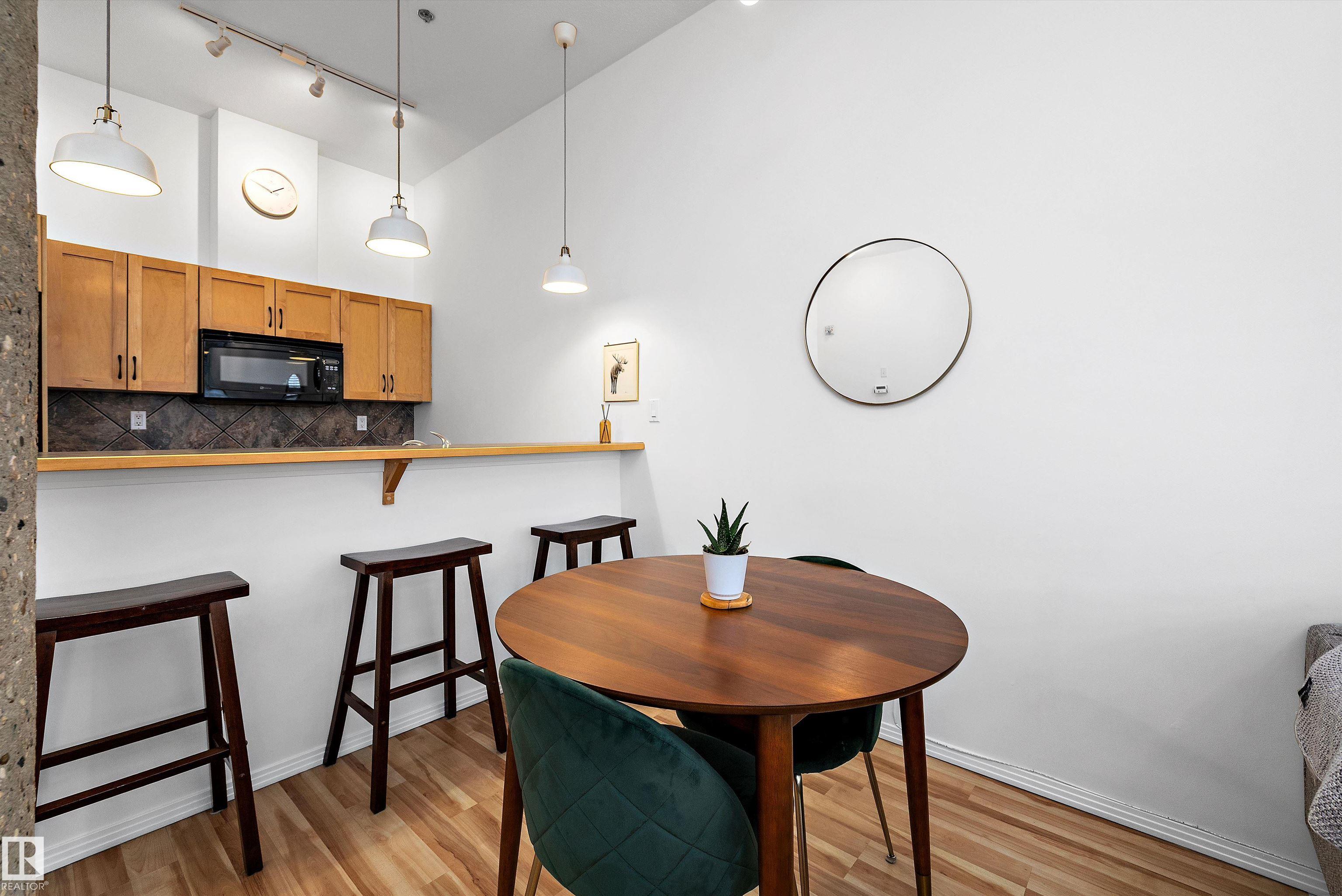 Photo 11 at 104 - 10123 112 Street NW, Wîhkwêntôwin, Edmonton