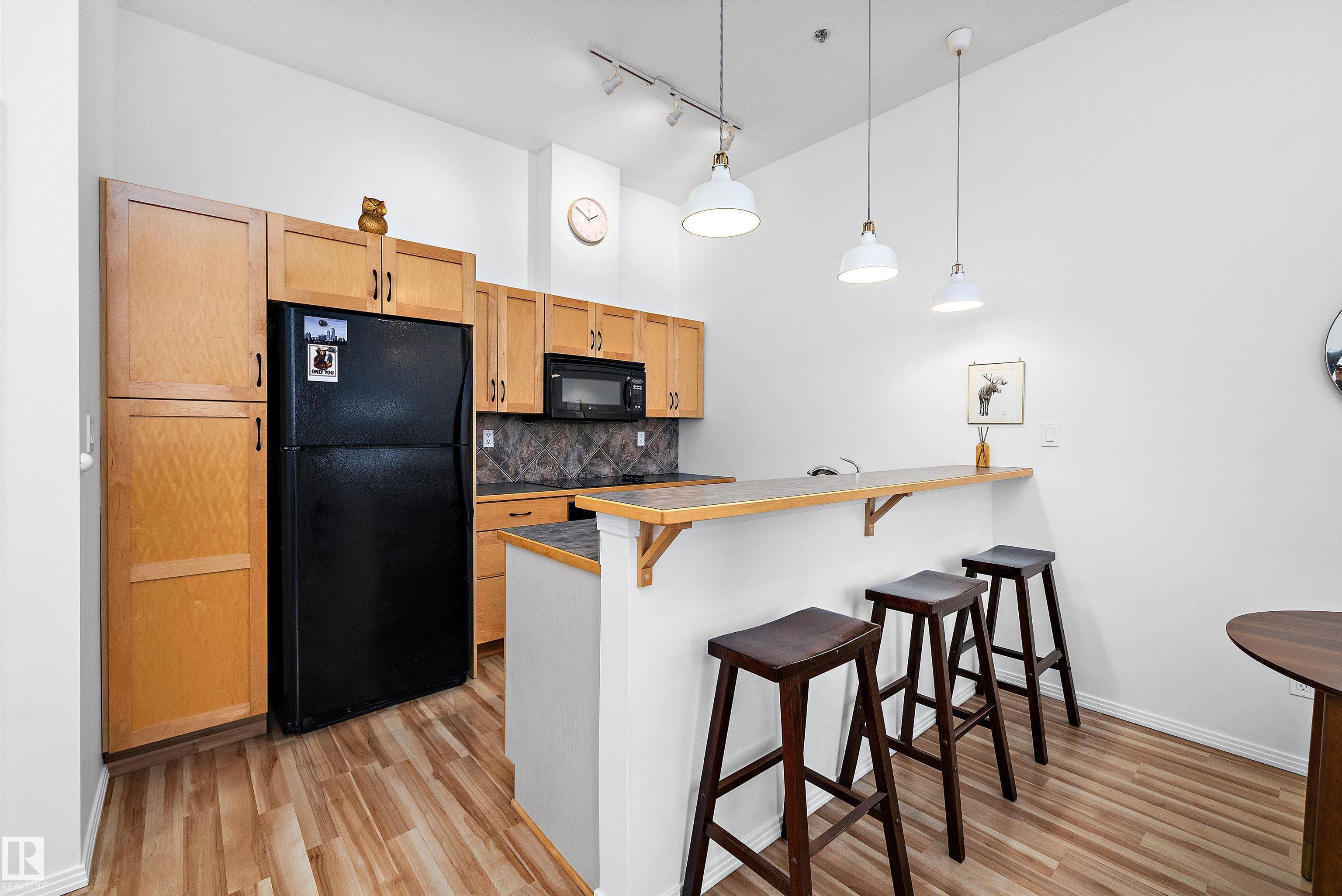 Photo 13 at 104 - 10123 112 Street NW, Wîhkwêntôwin, Edmonton