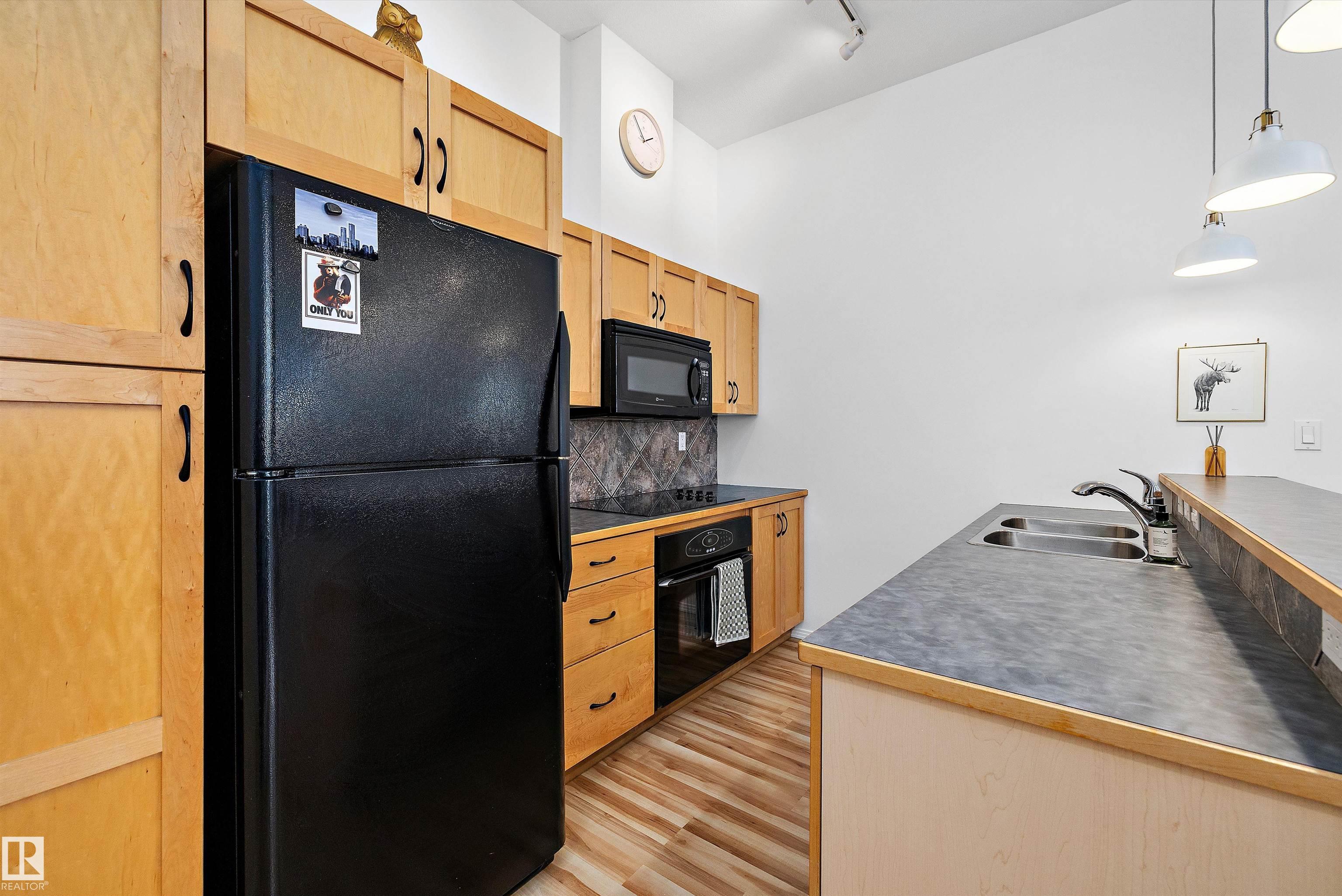 Photo 14 at 104 - 10123 112 Street NW, Wîhkwêntôwin, Edmonton