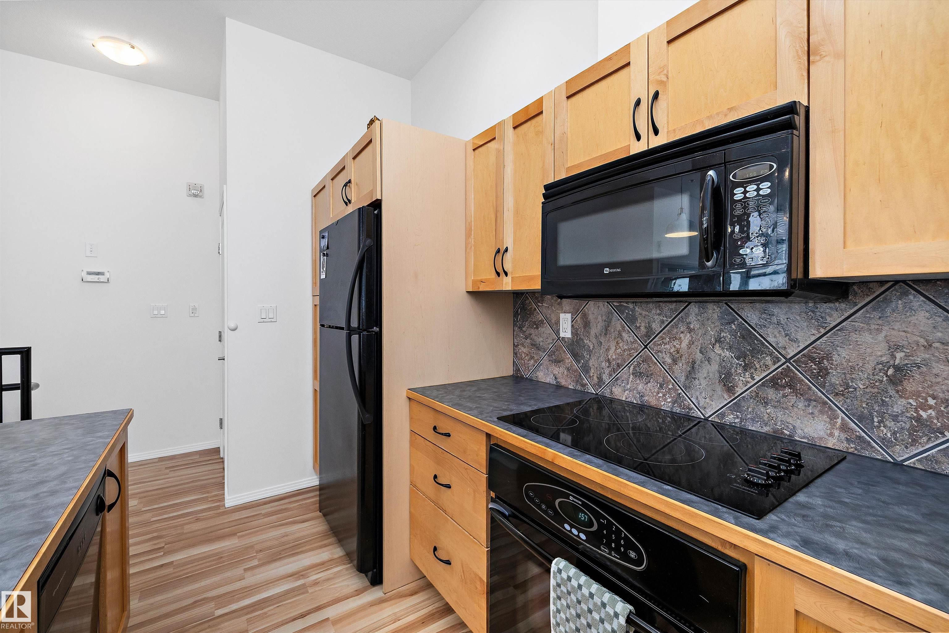 Photo 15 at 104 - 10123 112 Street NW, Wîhkwêntôwin, Edmonton