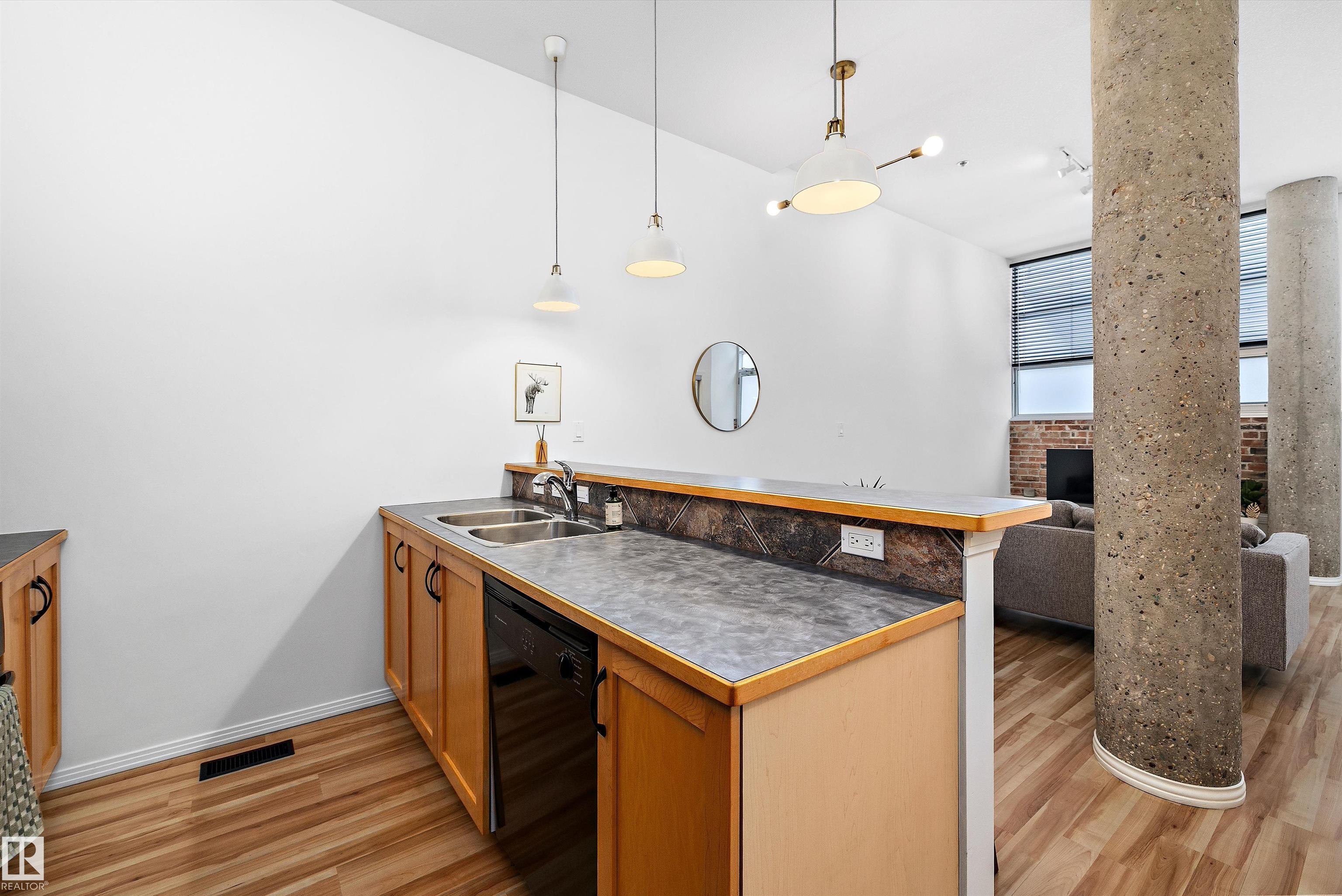 Photo 17 at 104 - 10123 112 Street NW, Wîhkwêntôwin, Edmonton