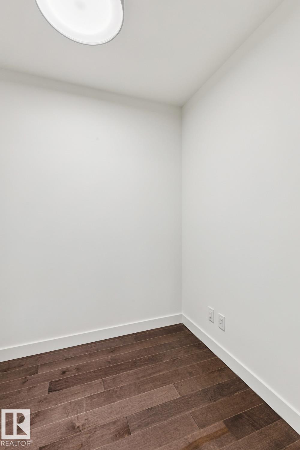 https://zimg.paragon.ice.com/ParagonImages/Property/PM/RAE/225397785/17/0/0/6fbd38357b893d0d8d302de7261846ed/1/9c519727fa0e5b29583e6a18d4190b30/225397785-4a70c4c1-8372-4211-ae22-37a8504b30ee.JPG