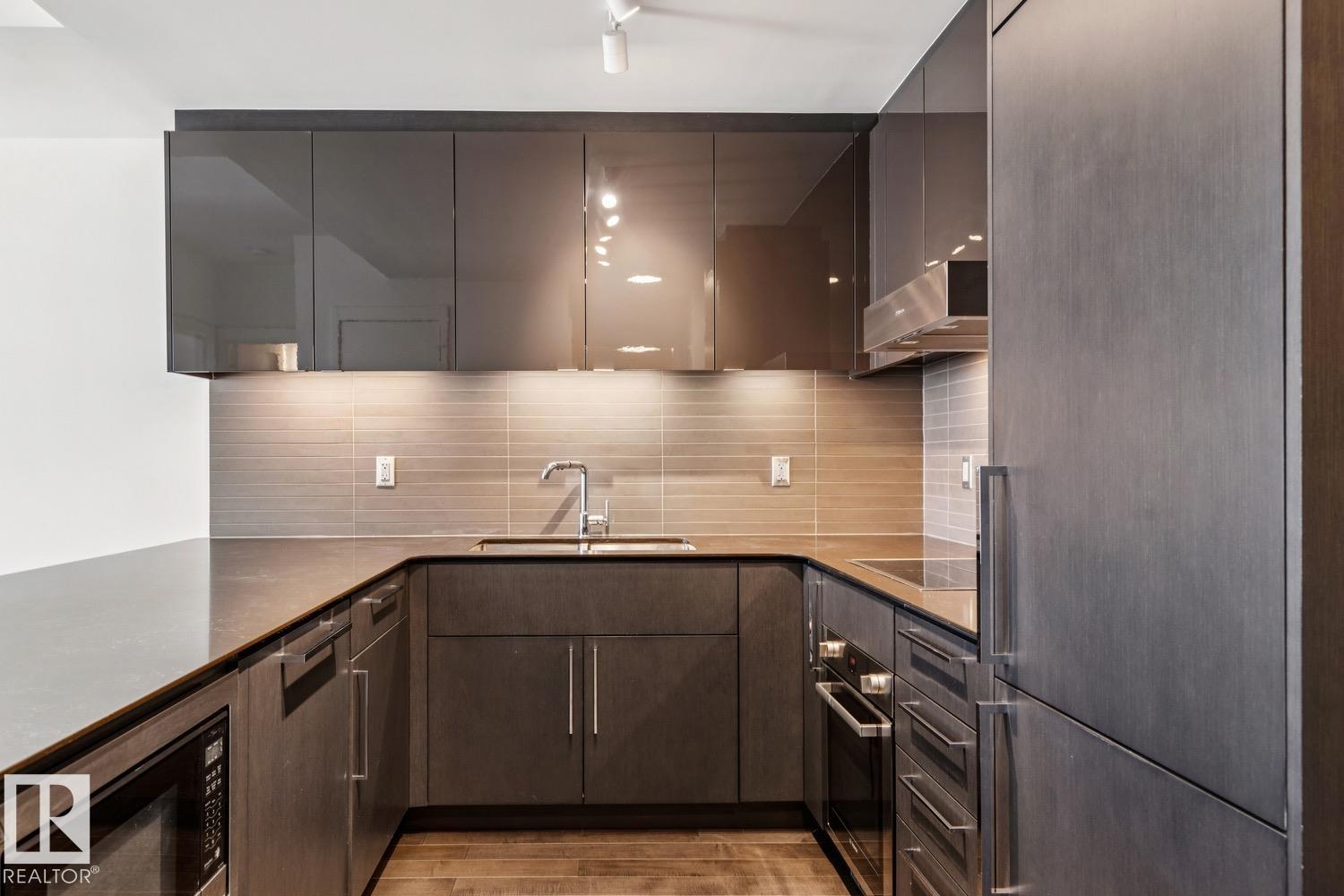 https://zimg.paragon.ice.com/ParagonImages/Property/PM/RAE/225397785/6/0/0/6a33cd83bb0aeeb92ab9a1e1334ba907/1/9c519727fa0e5b29583e6a18d4190b30/225397785-9eb62dc8-3dfb-497b-a55e-45b0033c8bac.JPG