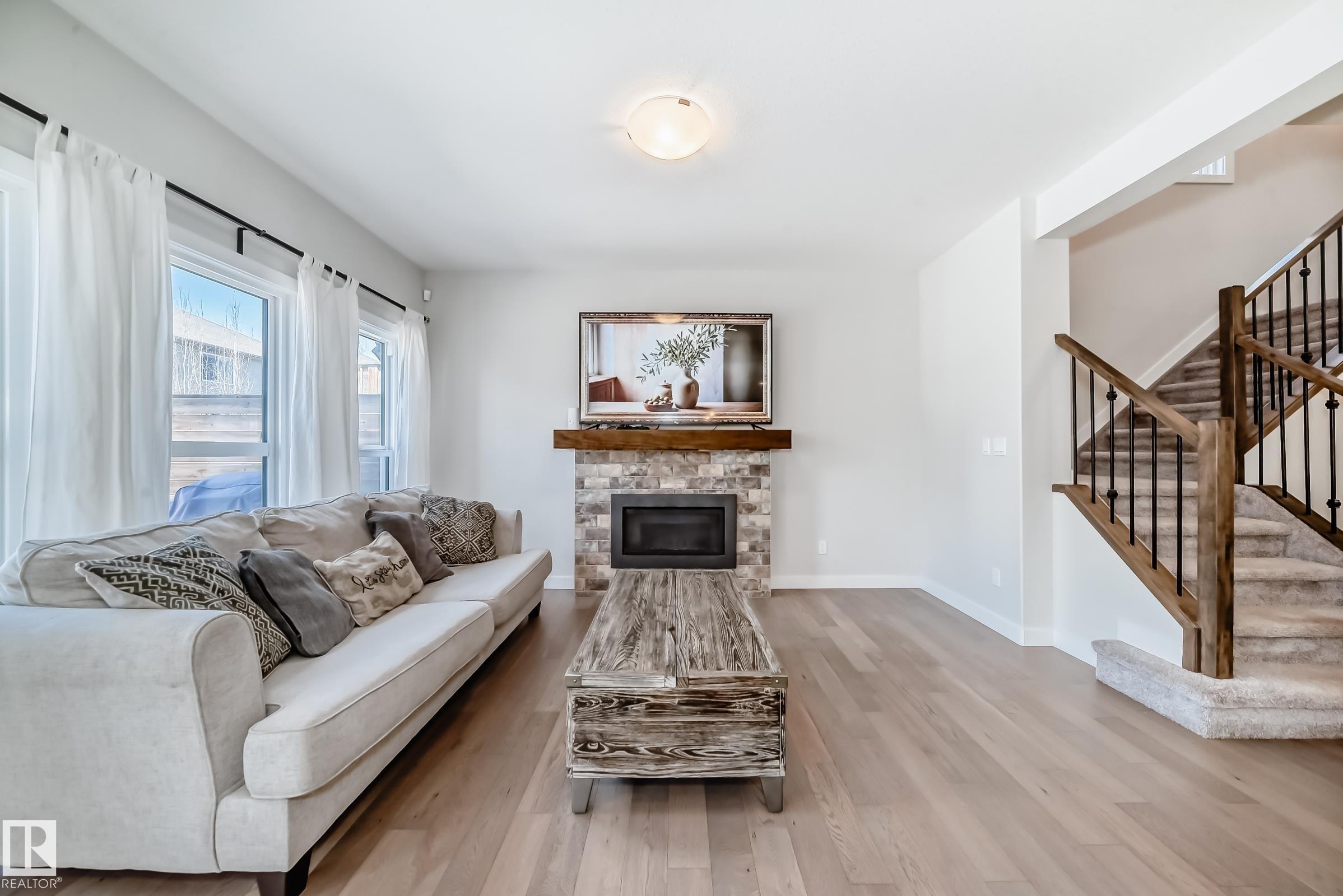 https://zimg.paragon.ice.com/ParagonImages/Property/PM/RAE/225397815/12/0/0/f895b84058ab14efb3f1799a893feeda/1/9b23825dc731f08fc8cc2994c5a7adec/225397815-f27e9366-d824-42e6-b94d-02b202dcf1c4.JPG