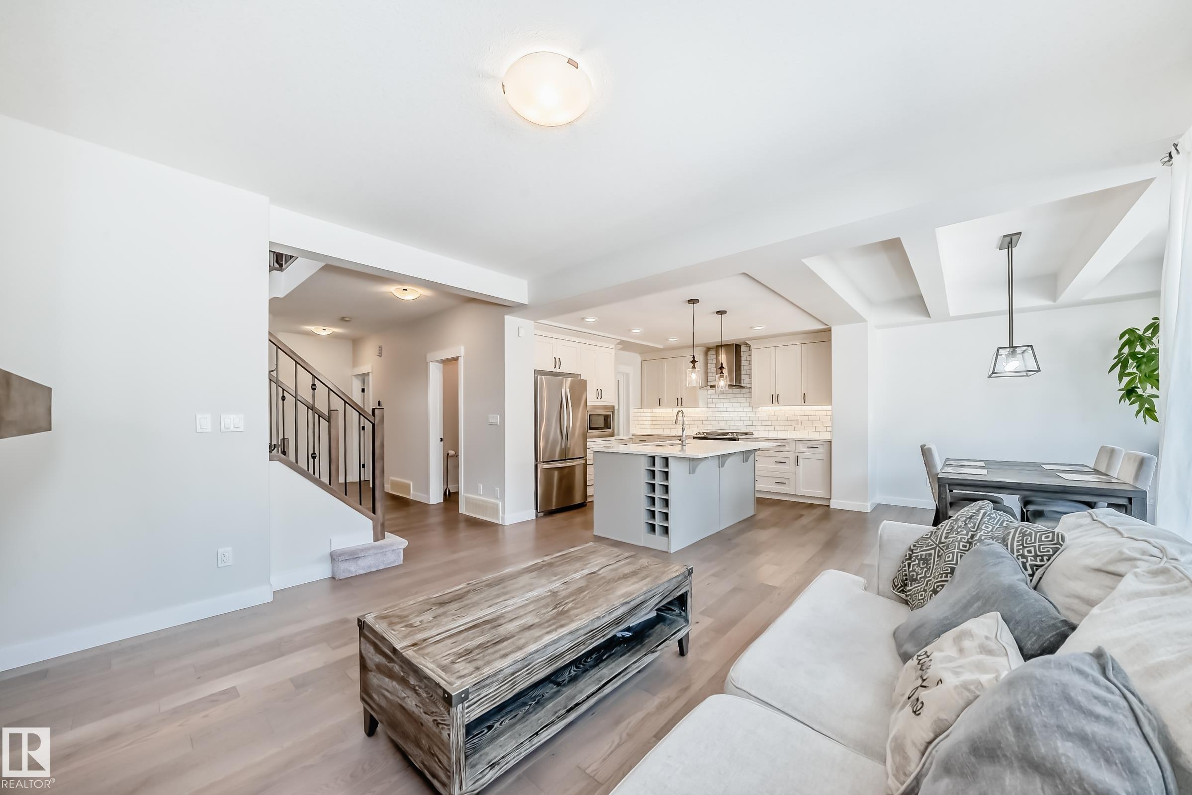 https://zimg.paragon.ice.com/ParagonImages/Property/PM/RAE/225397815/14/0/0/fbae7e8347f53cc236569be2646b9497/1/9b23825dc731f08fc8cc2994c5a7adec/225397815-7fe16223-795c-4d42-8f16-a825c9085e18.JPG