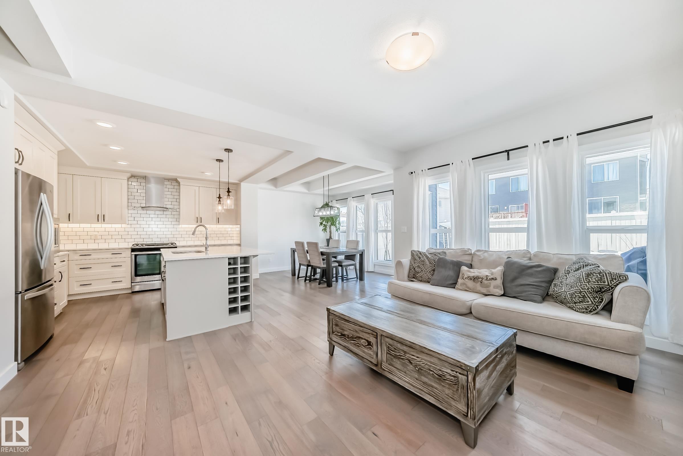 https://zimg.paragon.ice.com/ParagonImages/Property/PM/RAE/225397815/15/0/0/709621bf1f68b023e741c7f46dbff883/1/9b23825dc731f08fc8cc2994c5a7adec/225397815-87e272b2-e5dc-4daa-b041-8536ffbf9840.JPG