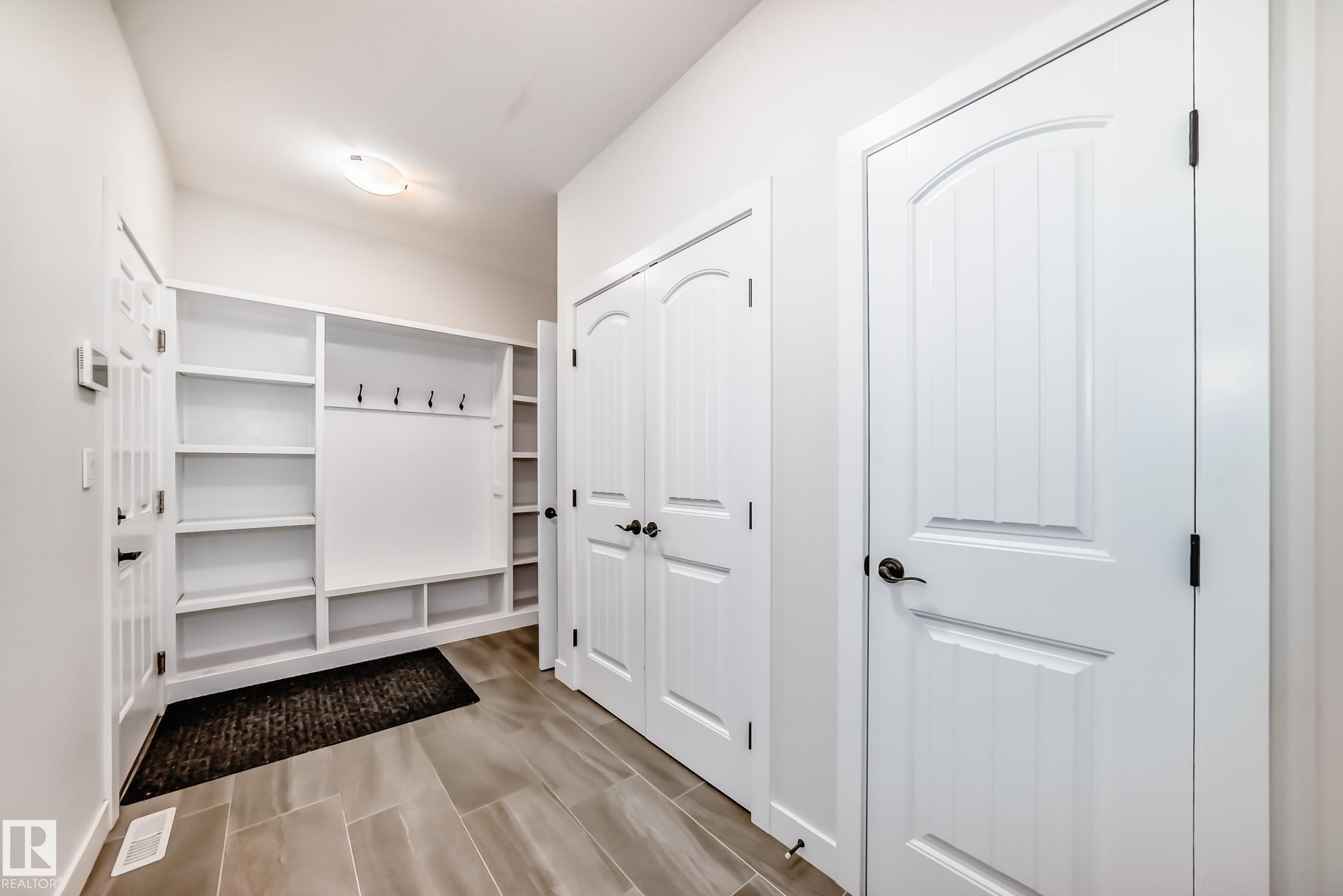 https://zimg.paragon.ice.com/ParagonImages/Property/PM/RAE/225397815/22/0/0/65e8ec45eb9a0729b87a0de9a6c0b5f3/1/9b23825dc731f08fc8cc2994c5a7adec/225397815-2fed72e8-eb82-4700-a4c2-85ee349de2cf.JPG