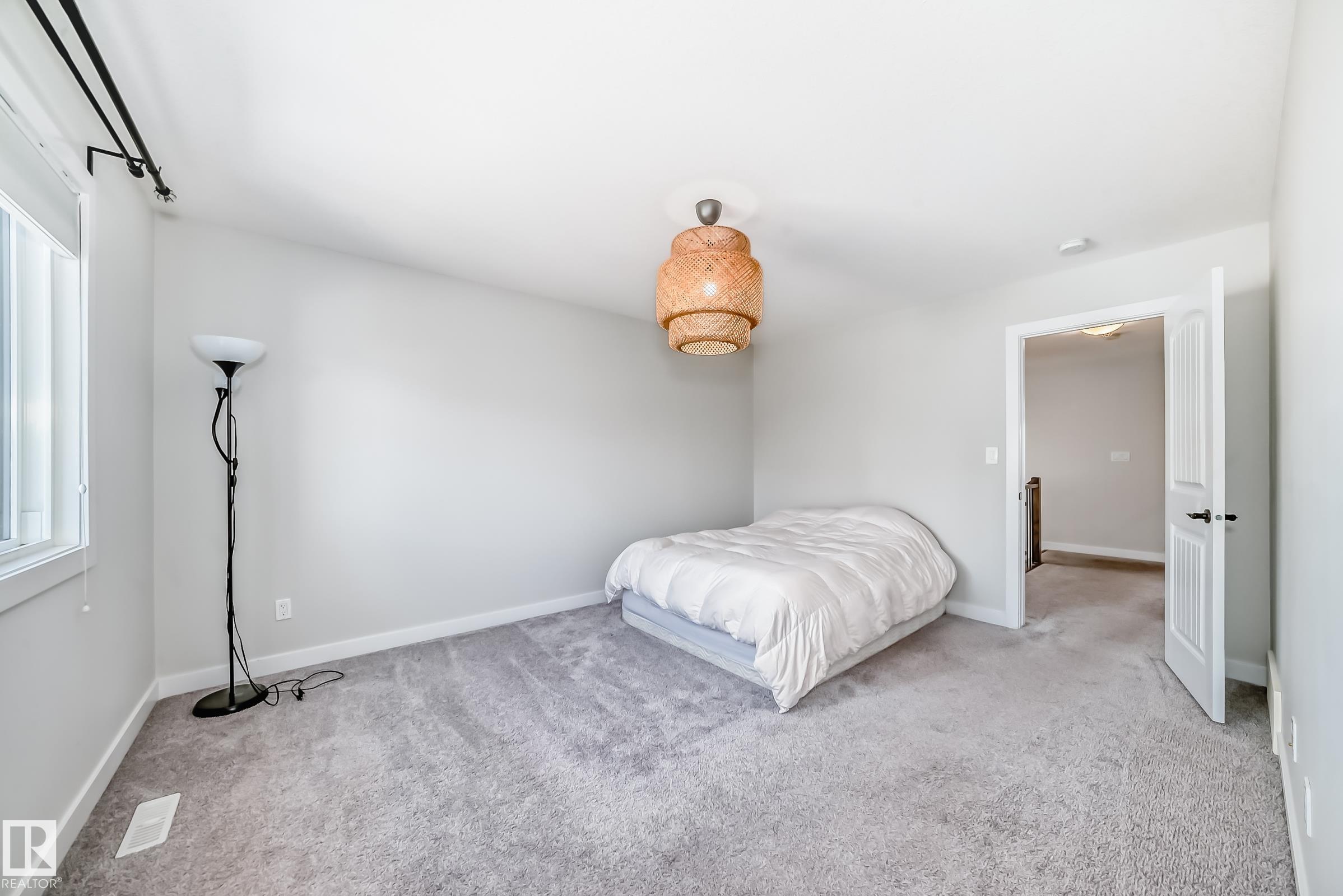 https://zimg.paragon.ice.com/ParagonImages/Property/PM/RAE/225397815/30/0/0/4ec6fb5362fc60eb29c30a24d65f35a3/1/9b23825dc731f08fc8cc2994c5a7adec/225397815-512c52a2-e0e7-4c27-b21d-3b88616f8a8b.JPG