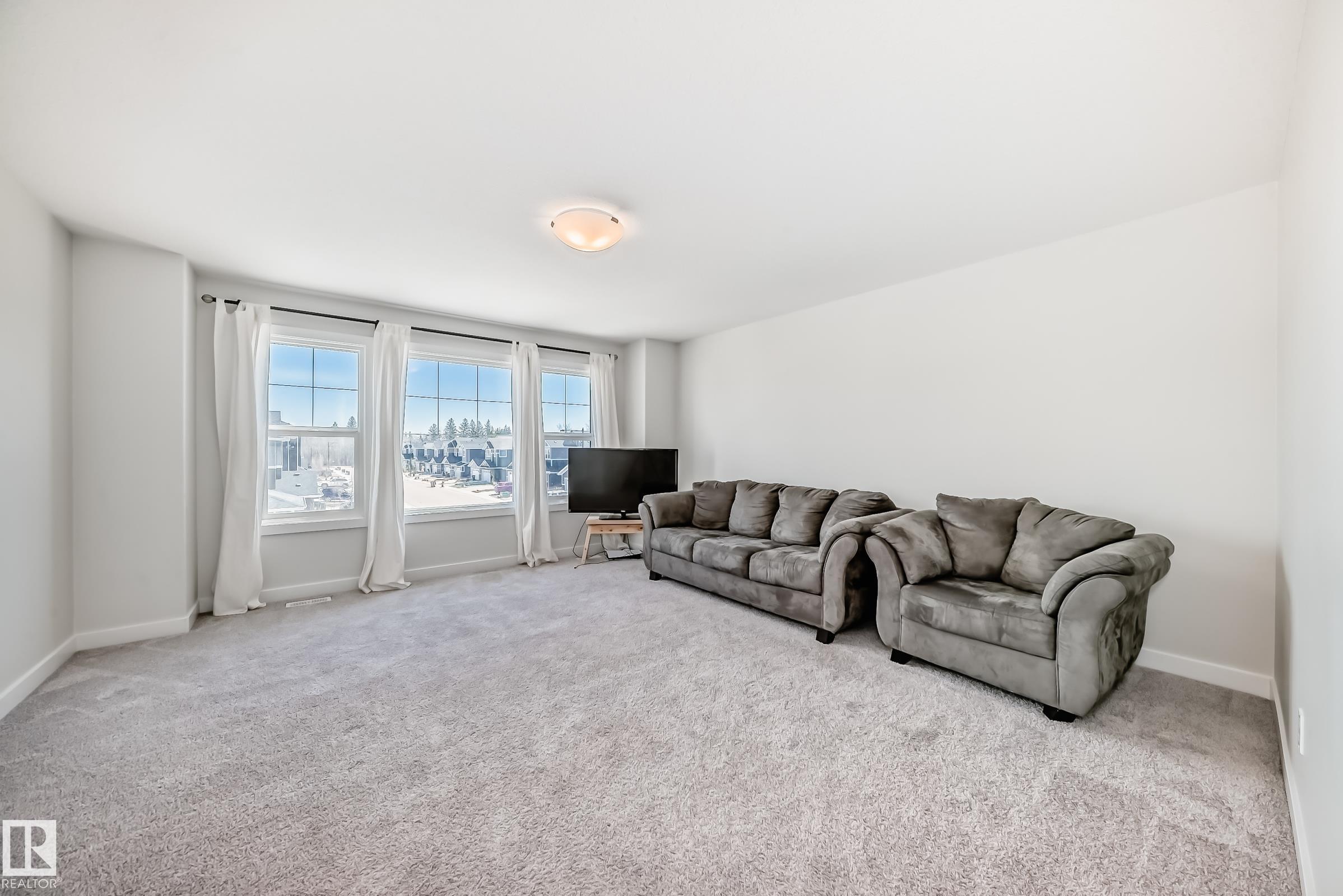 https://zimg.paragon.ice.com/ParagonImages/Property/PM/RAE/225397815/43/0/0/e6d813870a98450469d5818da74695ad/1/9b23825dc731f08fc8cc2994c5a7adec/225397815-cbf5cc29-d8a4-491b-92fe-1e7a85a70300.JPG