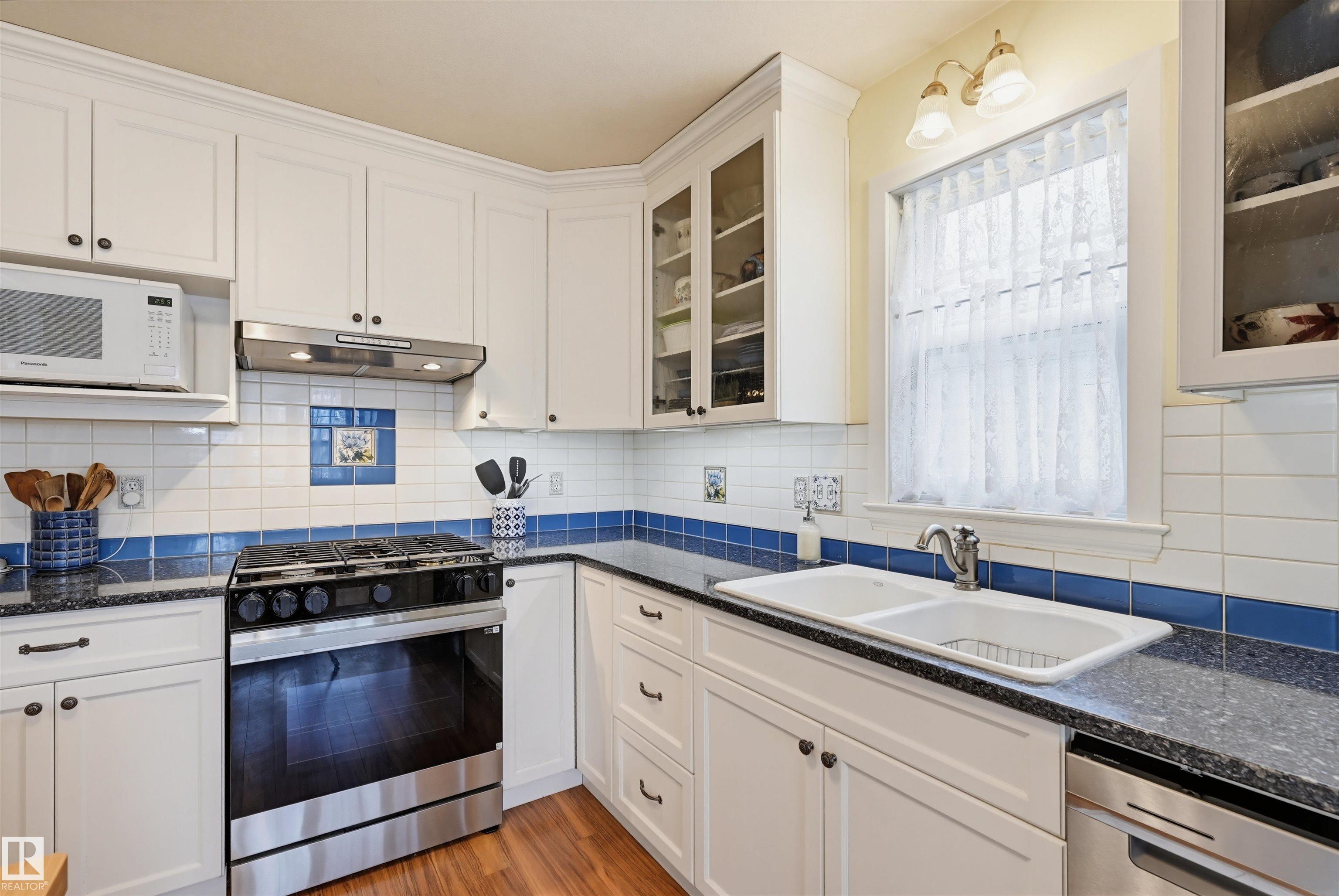 Photo 9 at 7514 105a Street NW, Queen Alexandra, Edmonton