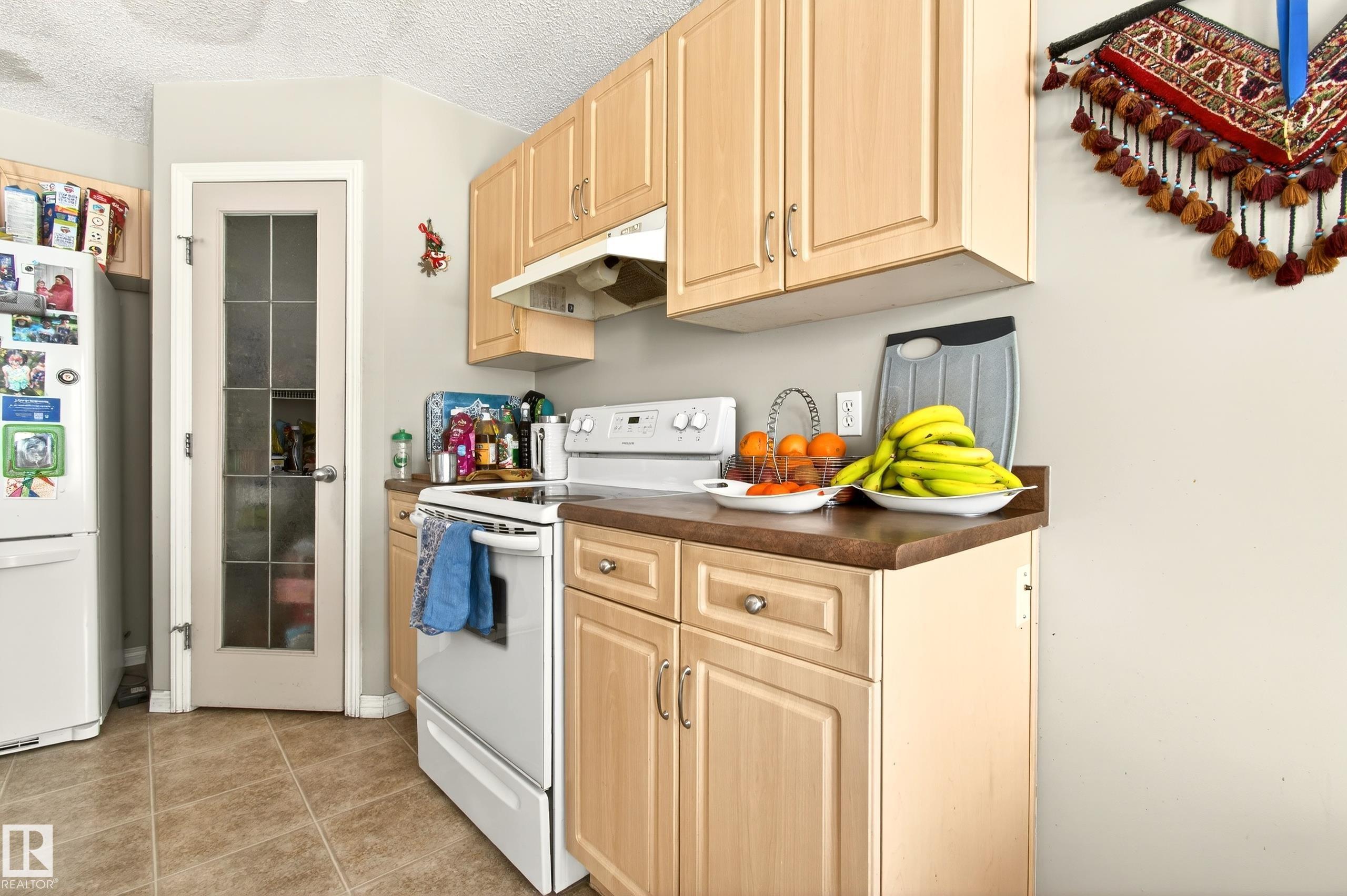 Photo 12 at 8922 5av SW, Ellerslie, Edmonton