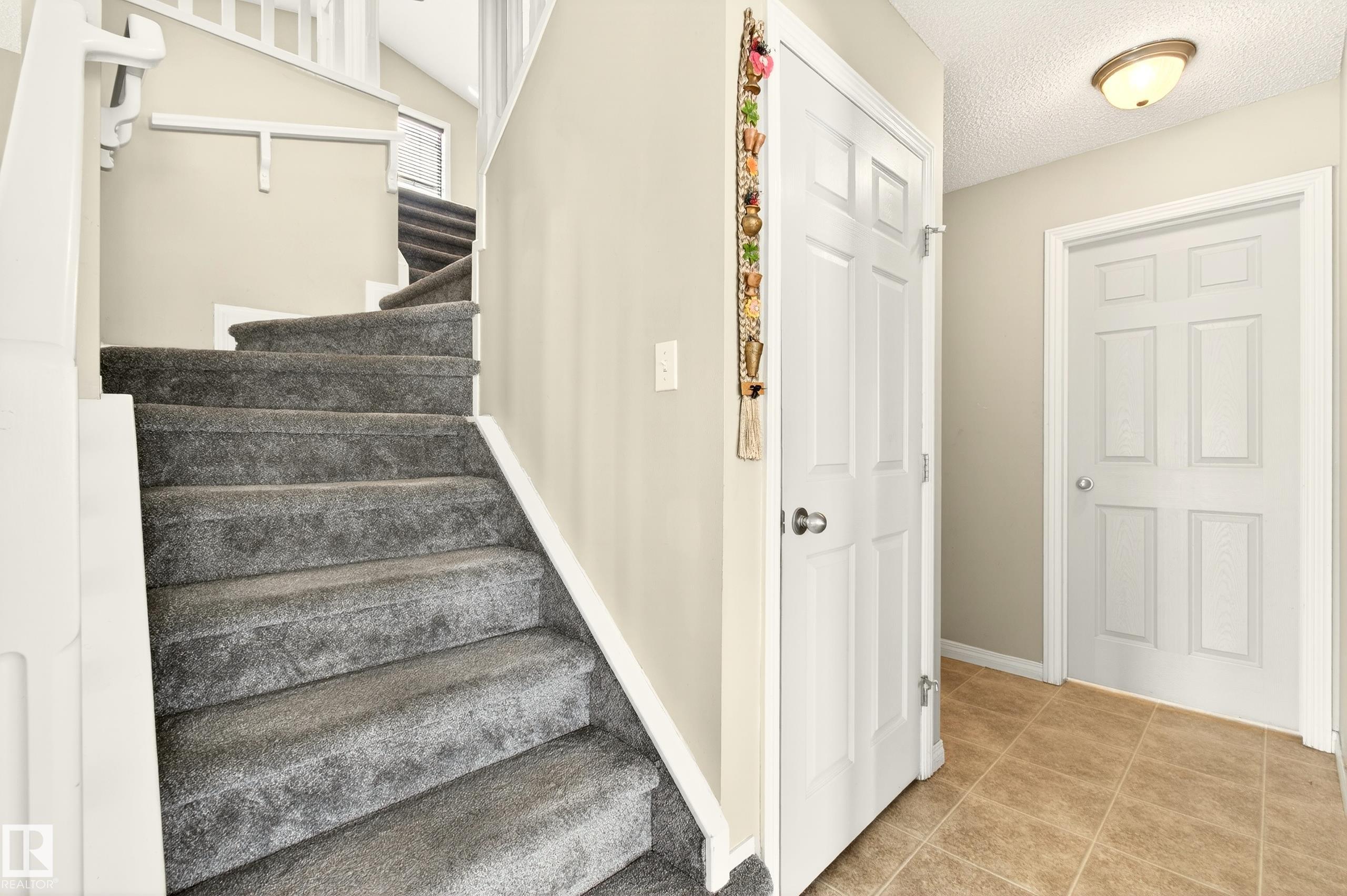 Photo 9 at 8922 5av SW, Ellerslie, Edmonton