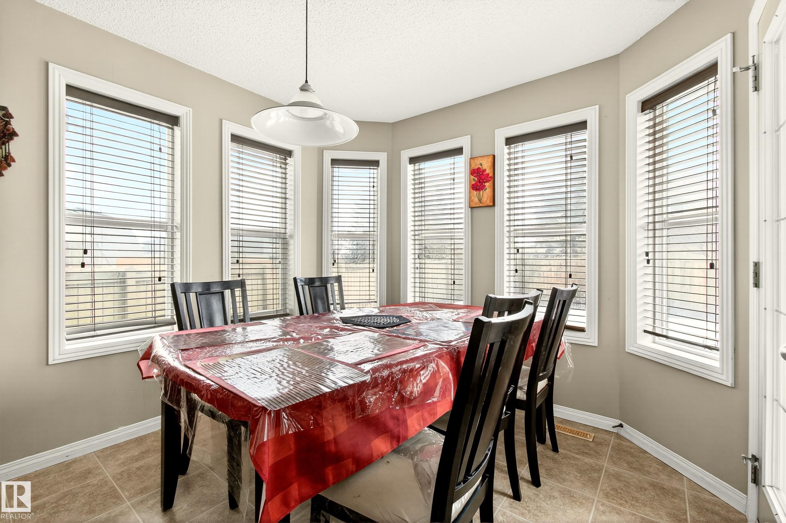 Photo 10 at 8922 5av SW, Ellerslie, Edmonton