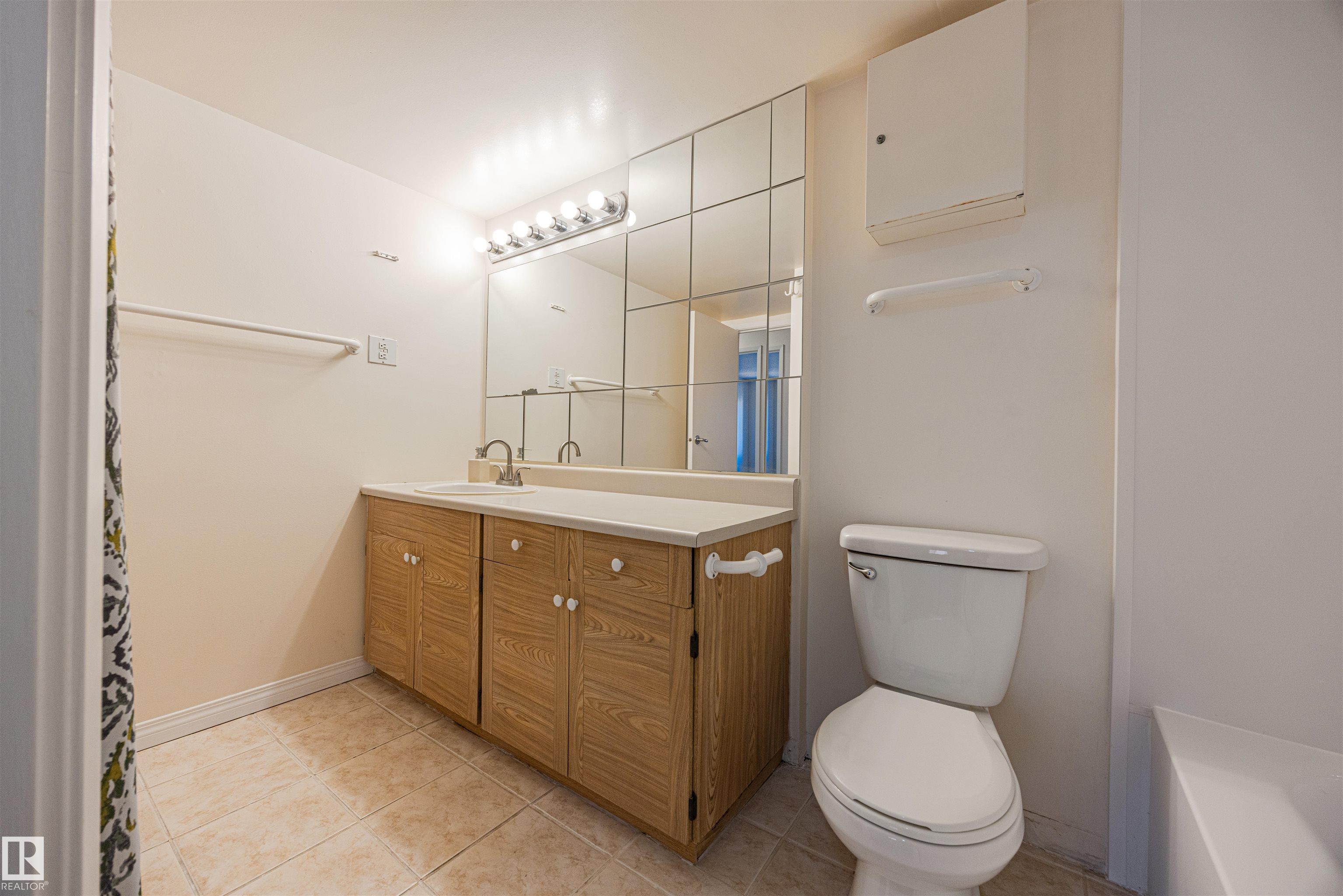 Photo 19 at 606 - 9917 110 Street NW, Wîhkwêntôwin, Edmonton