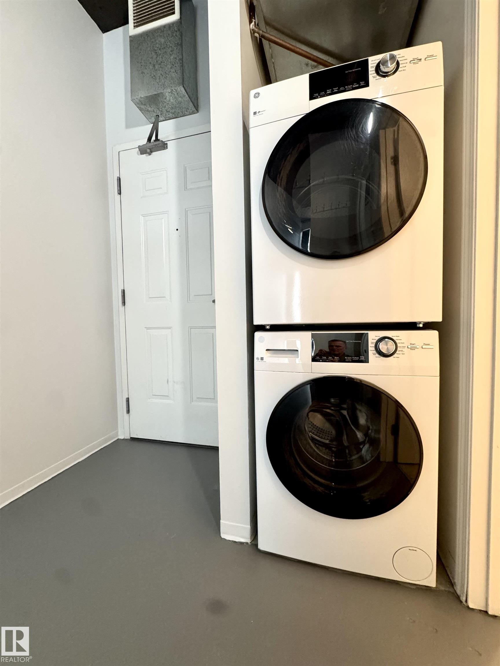 https://zimg.paragon.ice.com/ParagonImages/Property/PM/RAE/225397838/26/0/0/cb63f0628f9e8212311a62120c171696/1/7717d5ea9b9849dda418ab798cead7bc/225397838-d8e2fe39-e8c3-4335-9693-a2b582796535.JPG