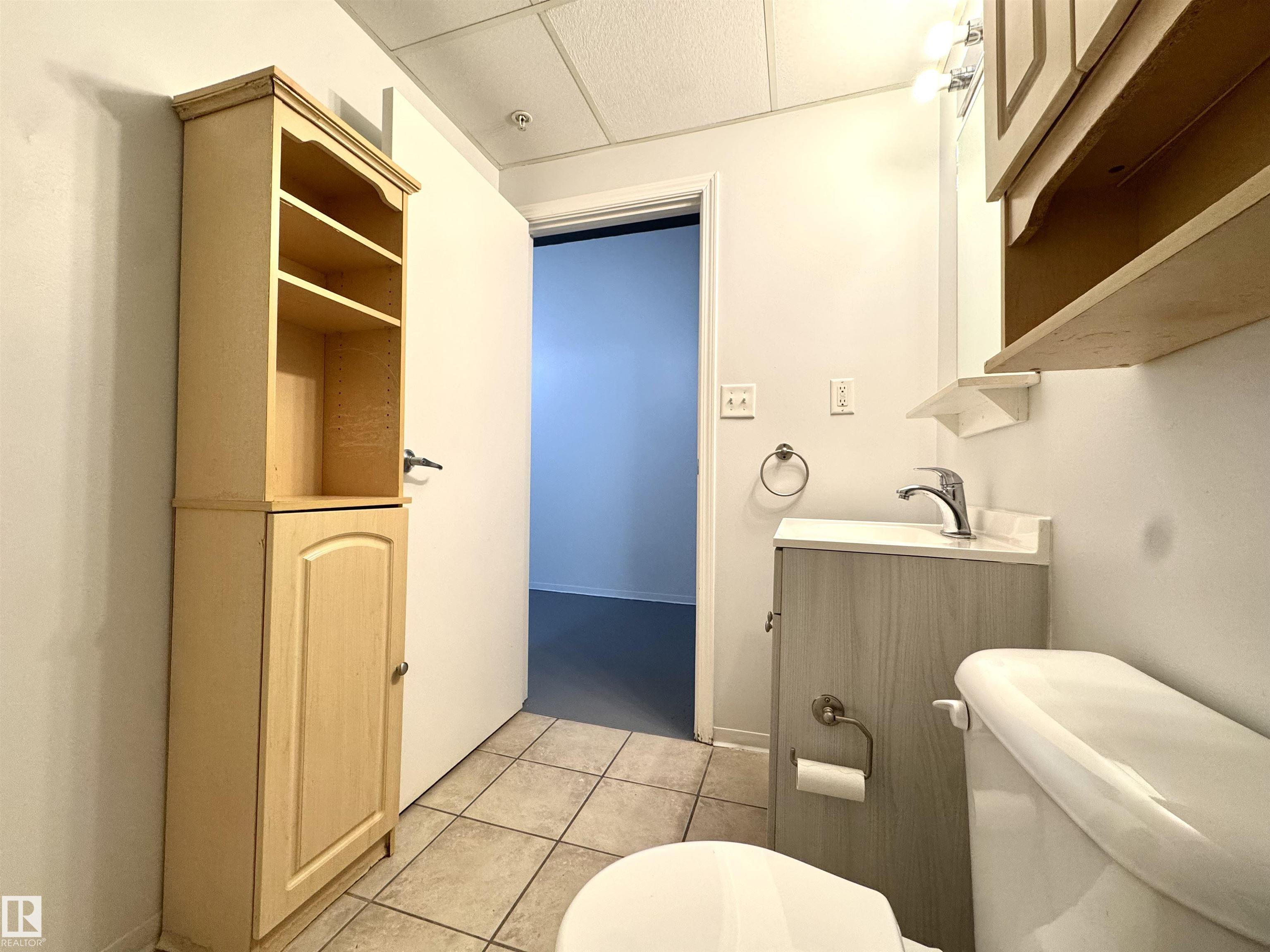 https://zimg.paragon.ice.com/ParagonImages/Property/PM/RAE/225397838/28/0/0/f00505cc70298cd9f8820071ba3c3509/1/7717d5ea9b9849dda418ab798cead7bc/225397838-8a5e805e-fd14-4f4f-bfd8-61db34c8013b.JPG