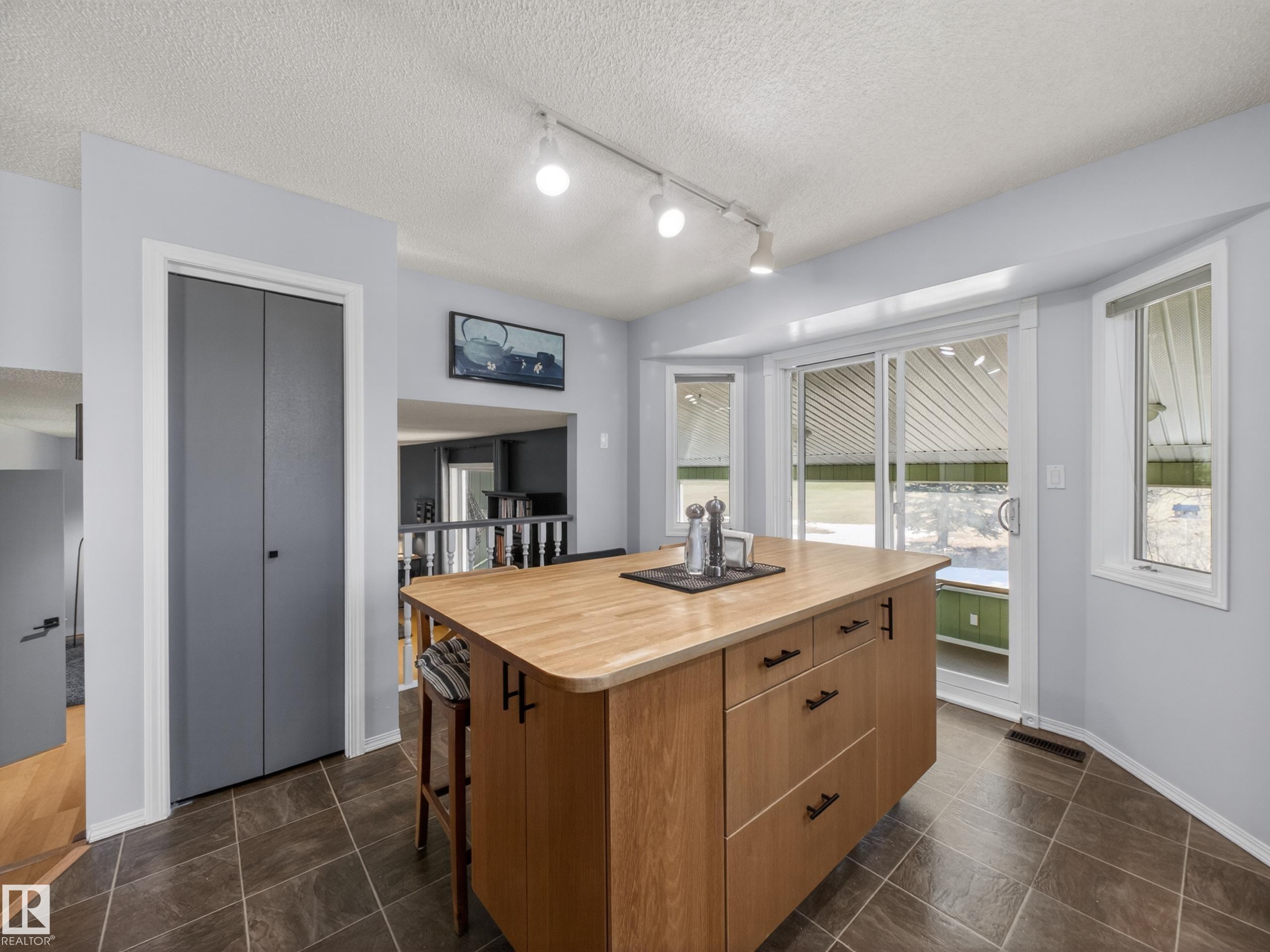 Photo 10 at 301 - 52471 Rge Road 223, Royal Gardens, Rural Strathcona County
