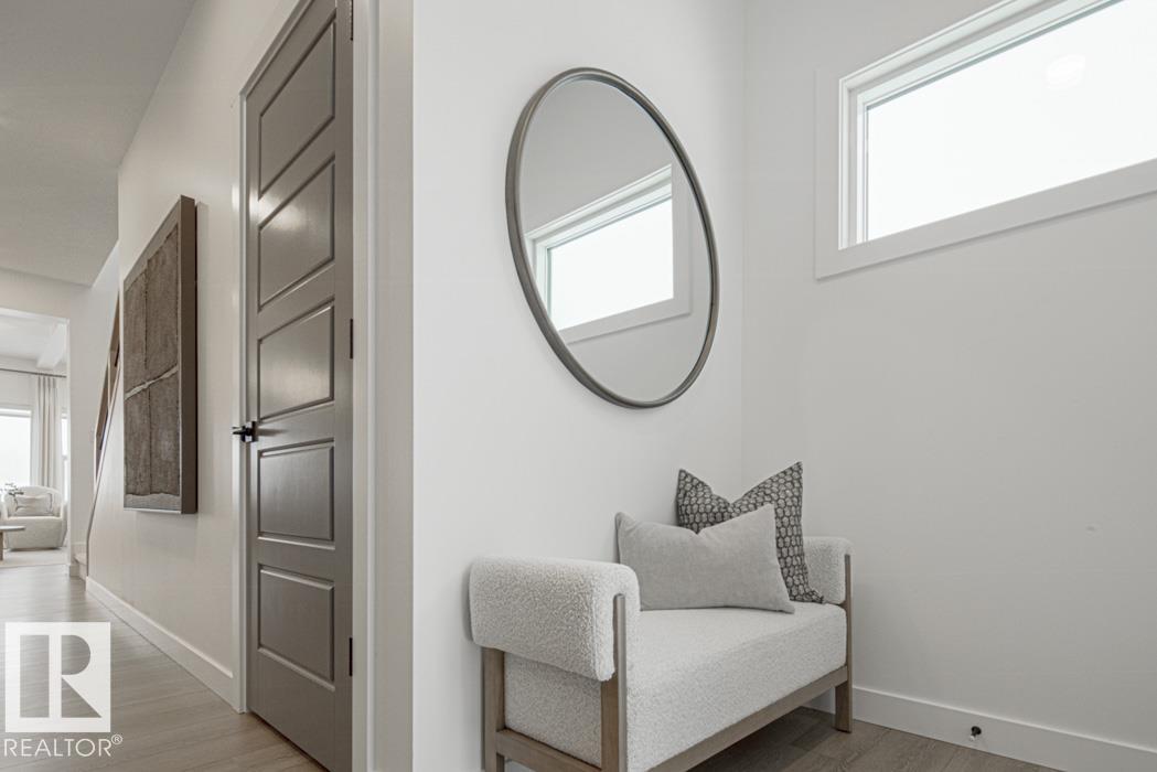 Photo 2 at 5921 Raven Crescent NW, Kinglet Gardens, Edmonton