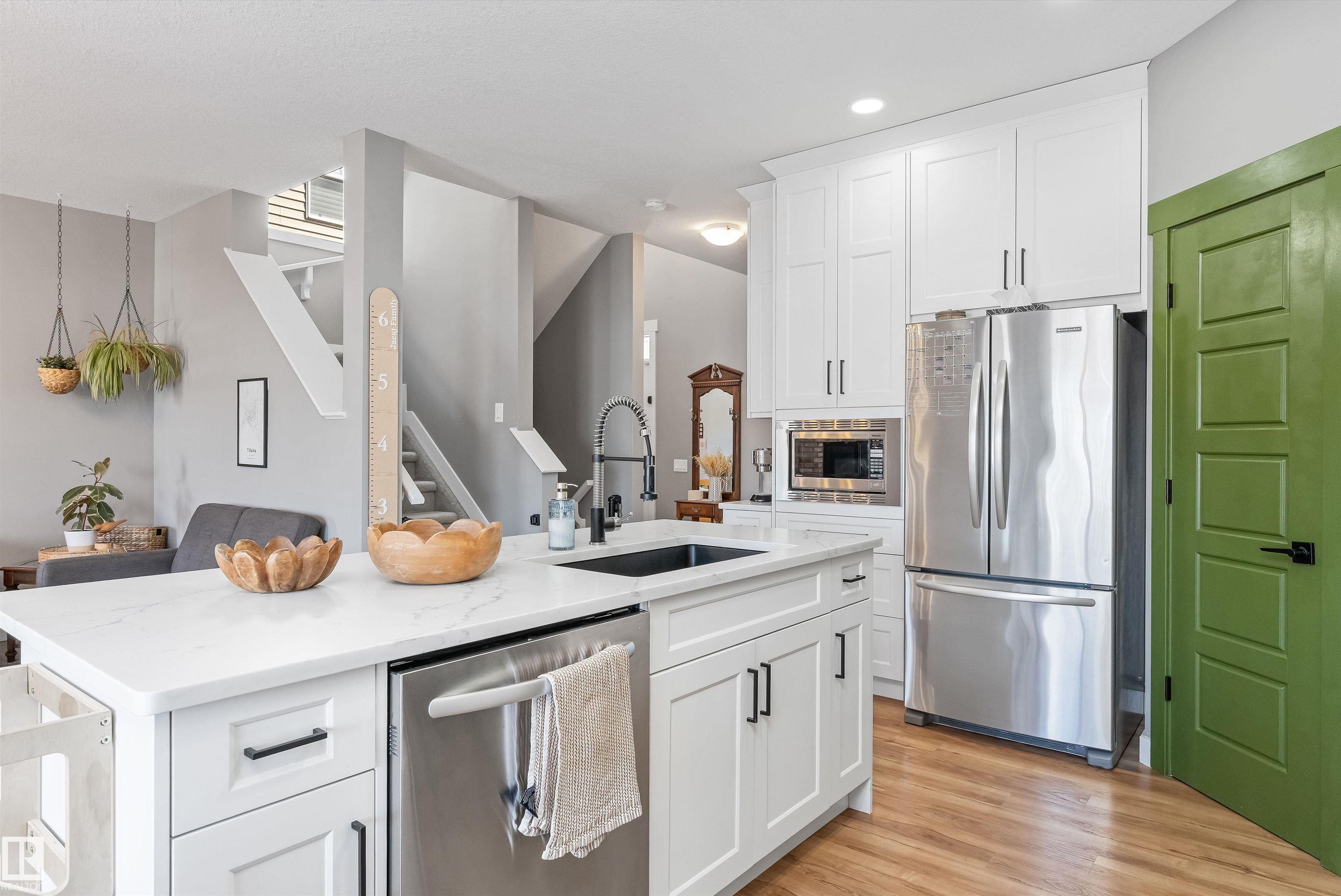 https://zimg.paragon.ice.com/ParagonImages/Property/PM/RAE/225397856/15/0/0/d953a2f3aa9387a45f172bd580204750/1/0e7011a63c9e3edb1a797d6bd6d8c400/225397856-c93e3b46-4642-4649-89b1-faa104eb981f.JPG
