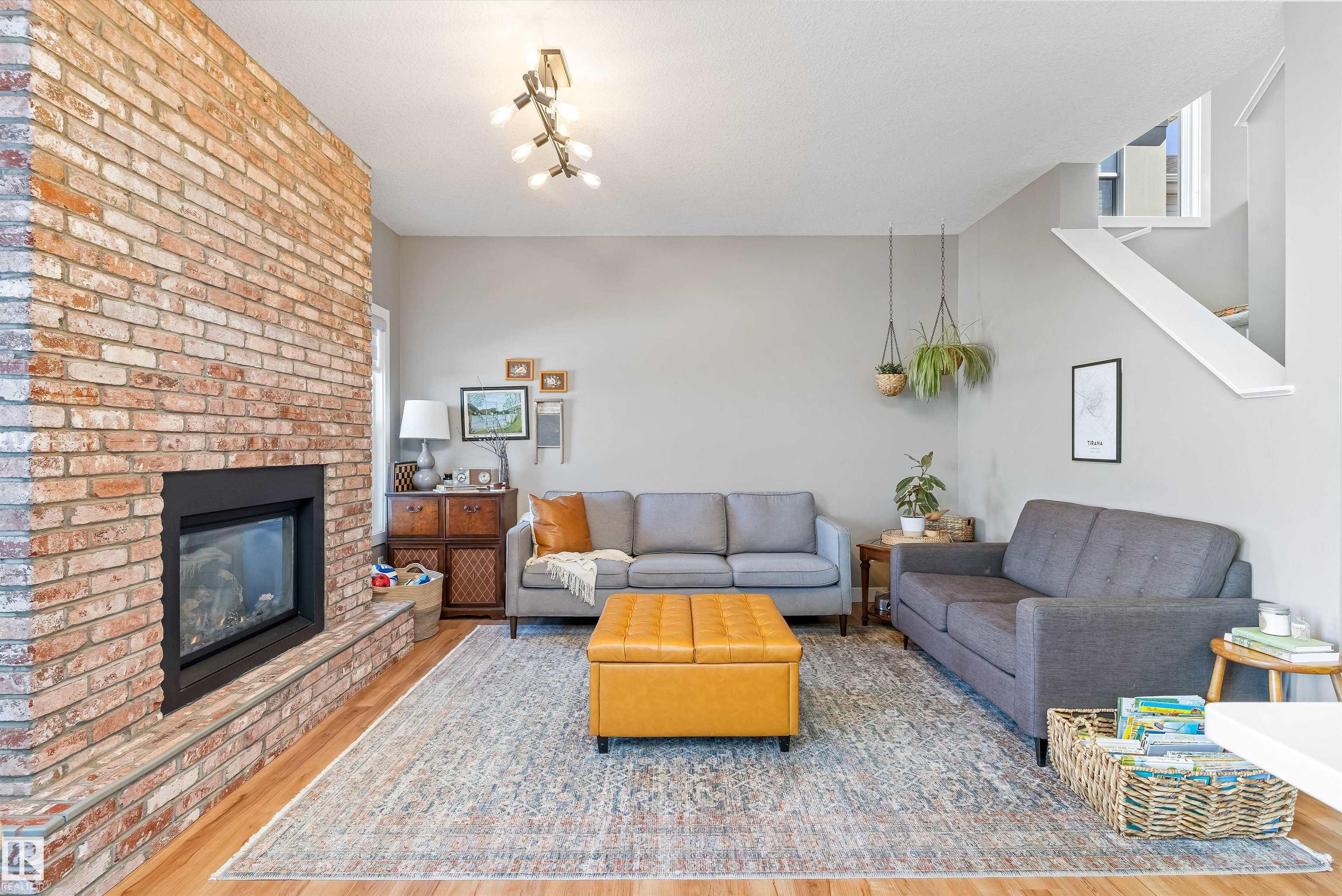 https://zimg.paragon.ice.com/ParagonImages/Property/PM/RAE/225397856/8/0/0/233aa2a9325f701dd50b3edd3d73b52f/1/0e7011a63c9e3edb1a797d6bd6d8c400/225397856-6250a378-185d-4828-9df3-a2f8158d37c9.JPG