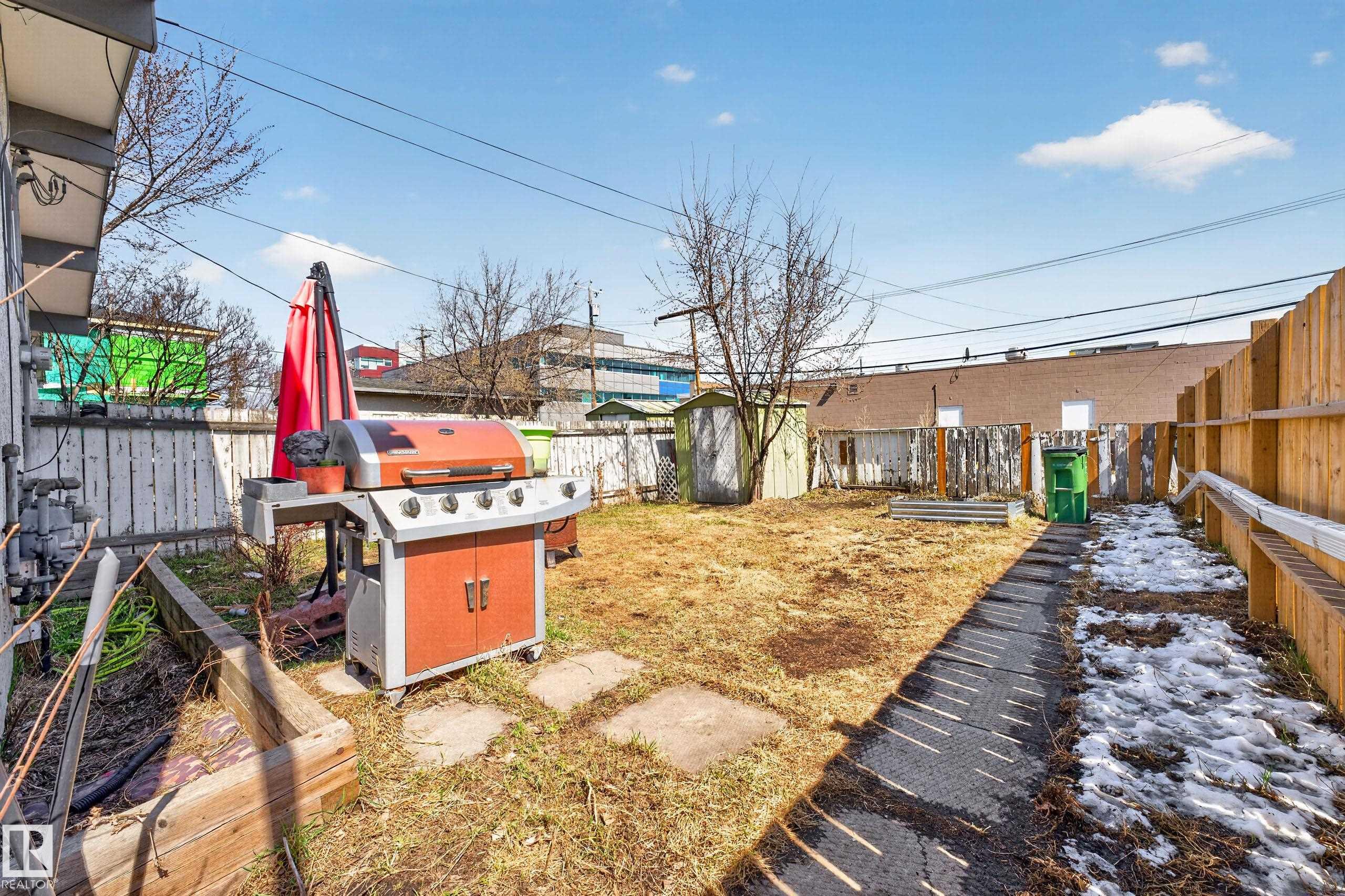 https://zimg.paragon.ice.com/ParagonImages/Property/PM/RAE/225397858/14/0/0/46fb9a346978cd2f21e43471f8246e12/1/9f9bbb9caccbd237632f985964265e37/225397858-465500ae-97f9-4e5a-a729-aa7ac820277e.JPG