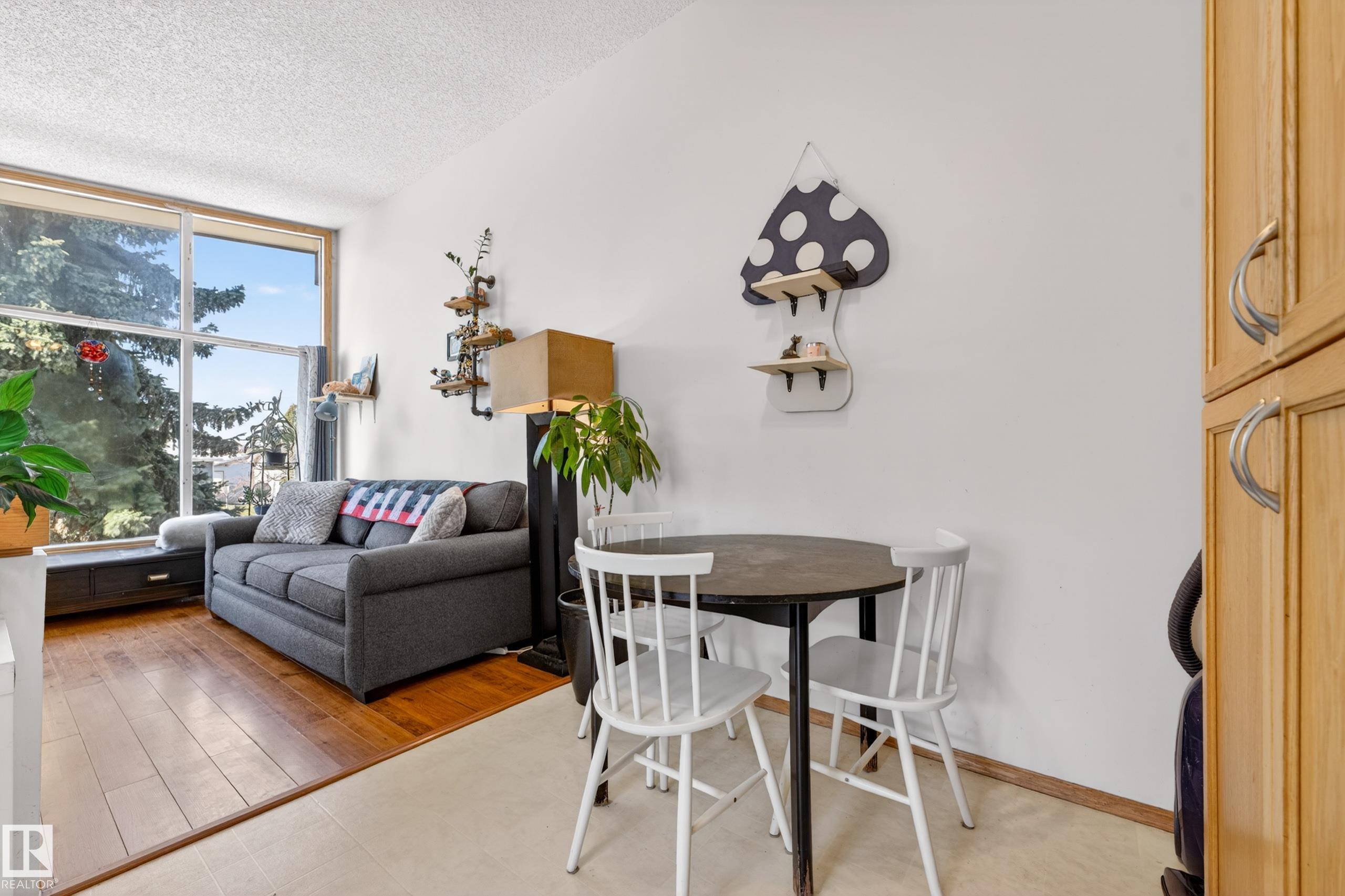https://zimg.paragon.ice.com/ParagonImages/Property/PM/RAE/225397858/24/0/0/e64de66df30d110d37153d14c79c7bea/1/9f9bbb9caccbd237632f985964265e37/225397858-2621f659-fb72-407a-b4c0-7c0a5da1b67e.JPG