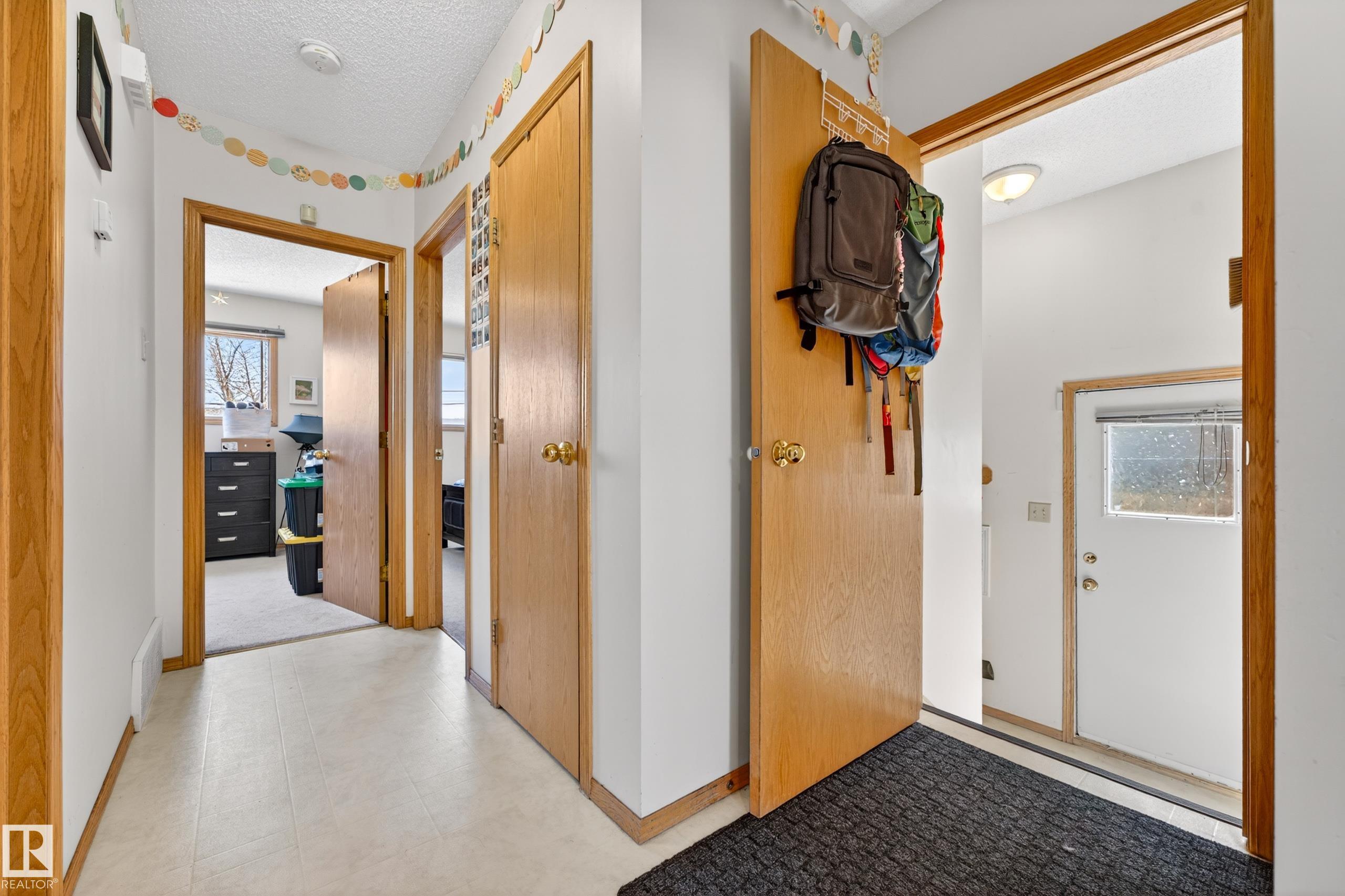 https://zimg.paragon.ice.com/ParagonImages/Property/PM/RAE/225397858/29/0/0/af08773fc235ea28b4e6c45165753078/1/9f9bbb9caccbd237632f985964265e37/225397858-0309a8dd-51eb-406d-a481-8ebf0fbdb061.JPG