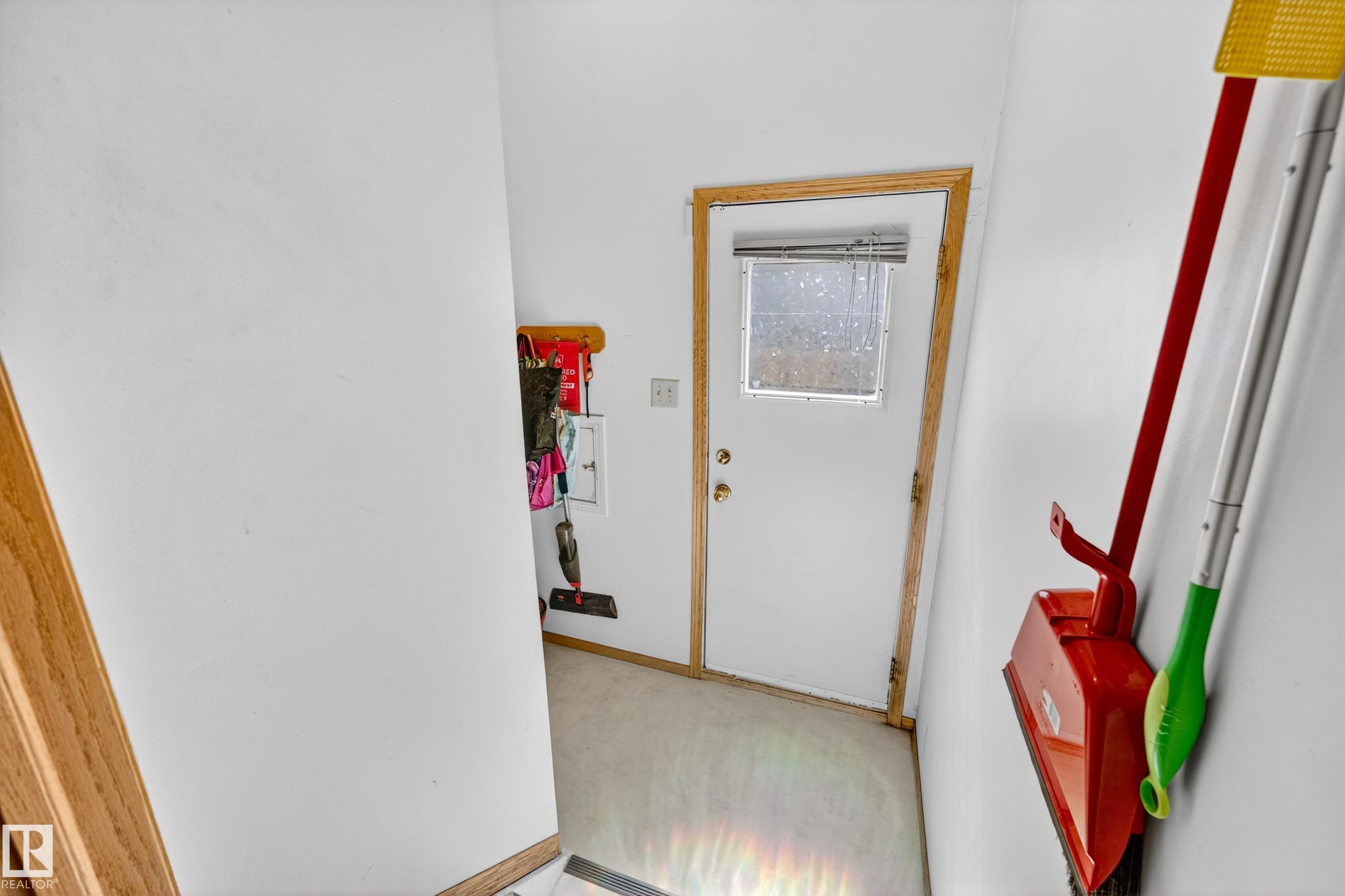https://zimg.paragon.ice.com/ParagonImages/Property/PM/RAE/225397858/30/0/0/1622ca3692708f0f68763f66bfc5f798/1/9f9bbb9caccbd237632f985964265e37/225397858-08f4ea9f-de53-4c3c-9640-d192eefb391b.JPG