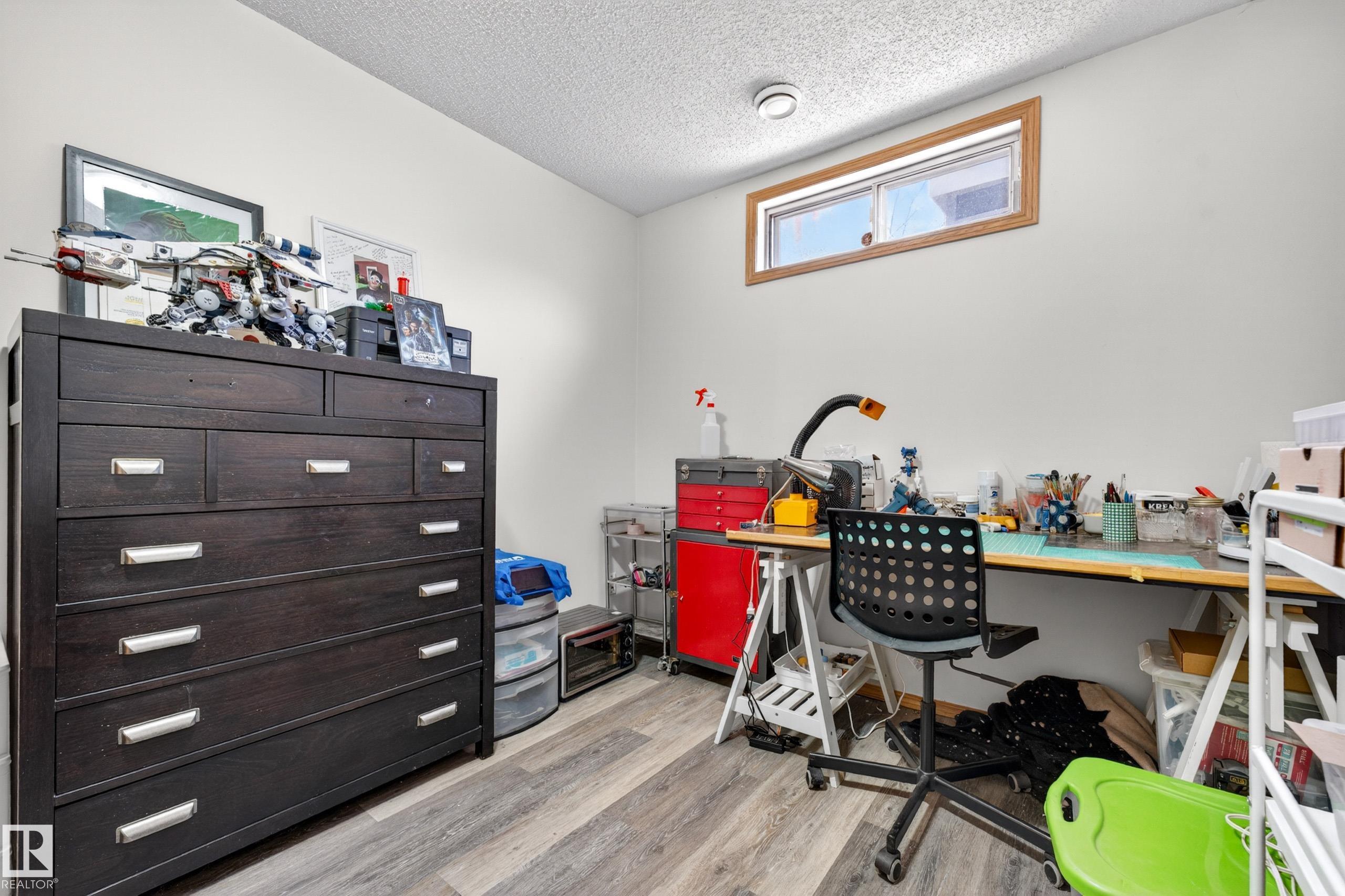 https://zimg.paragon.ice.com/ParagonImages/Property/PM/RAE/225397858/43/0/0/cab348dcf6db8a83f3fc7ae7ee787fba/1/9f9bbb9caccbd237632f985964265e37/225397858-51e14f3a-0200-4343-b86d-a50704ac2054.JPG