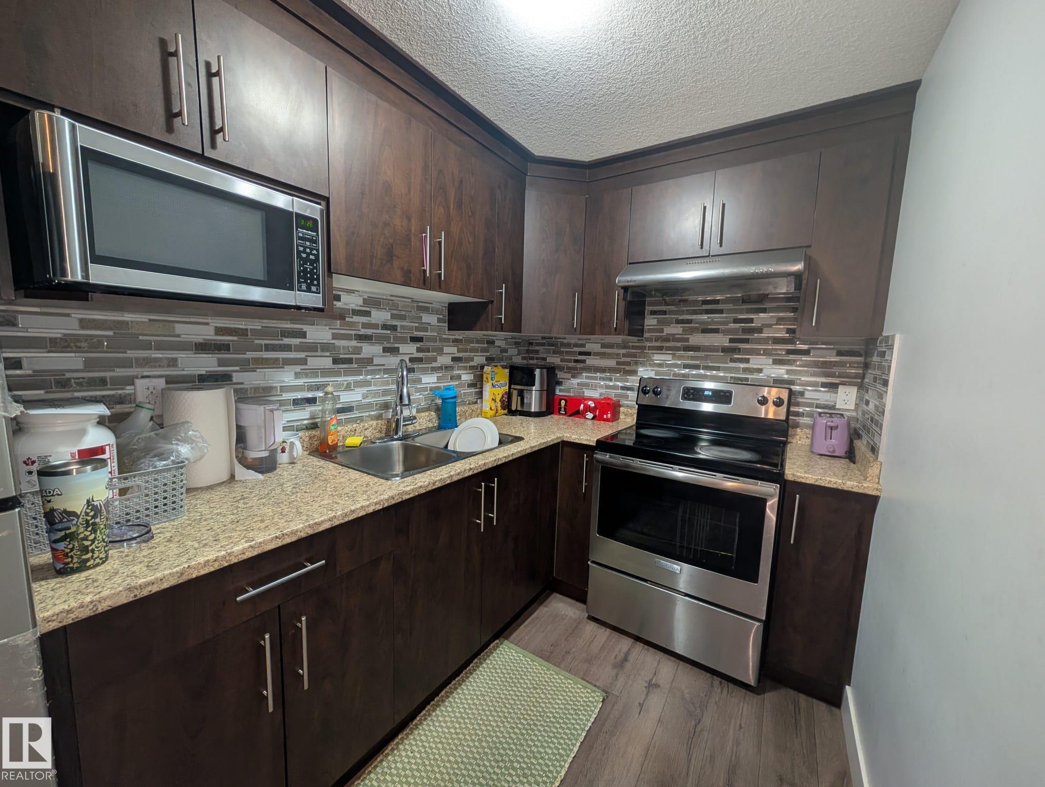 https://zimg.paragon.ice.com/ParagonImages/Property/PM/RAE/225397864/20/0/0/1b433379b0e36013c9aff65f14fab1c2/1/e34777a7bb9ee8fb9686d7f917a177c7/225397864-a9ddf0a6-ac57-4879-9334-46276dffbc3d.JPG
