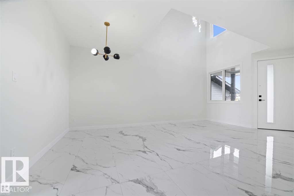 https://zimg.paragon.ice.com/ParagonImages/Property/PM/RAE/225397891/13/0/0/bf3a7092ded1b797555ee08f4d90ae73/1/5b2555a2cf3b636cccfd2b34d5d3223c/225397891-49afa52a-3681-498d-890f-3205006794ee.JPG