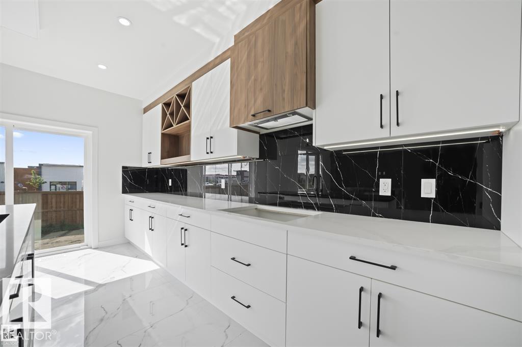 https://zimg.paragon.ice.com/ParagonImages/Property/PM/RAE/225397891/4/0/0/3035a79d448c64294ebdfeb1c8bae6eb/1/5b2555a2cf3b636cccfd2b34d5d3223c/225397891-467c1300-d979-4765-868a-31e51d2c0b2a.JPG