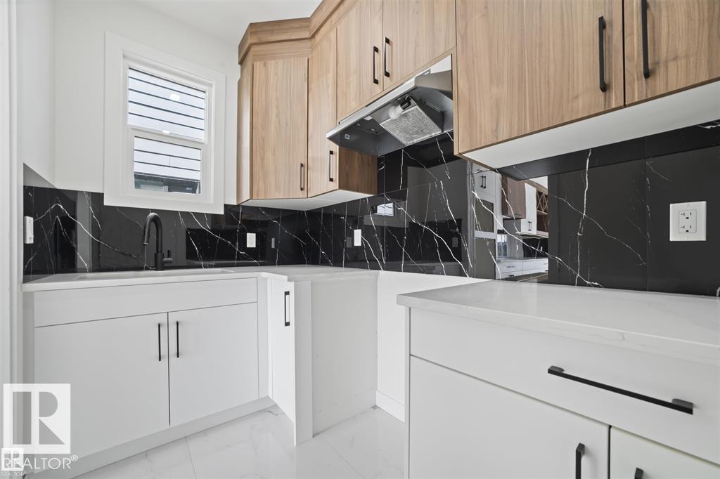 https://zimg.paragon.ice.com/ParagonImages/Property/PM/RAE/225397891/5/0/0/b84859b6b9f528613ccbb6f298592780/1/5b2555a2cf3b636cccfd2b34d5d3223c/225397891-d2687c41-ec82-45af-a50e-5b16c1f427fe.JPG