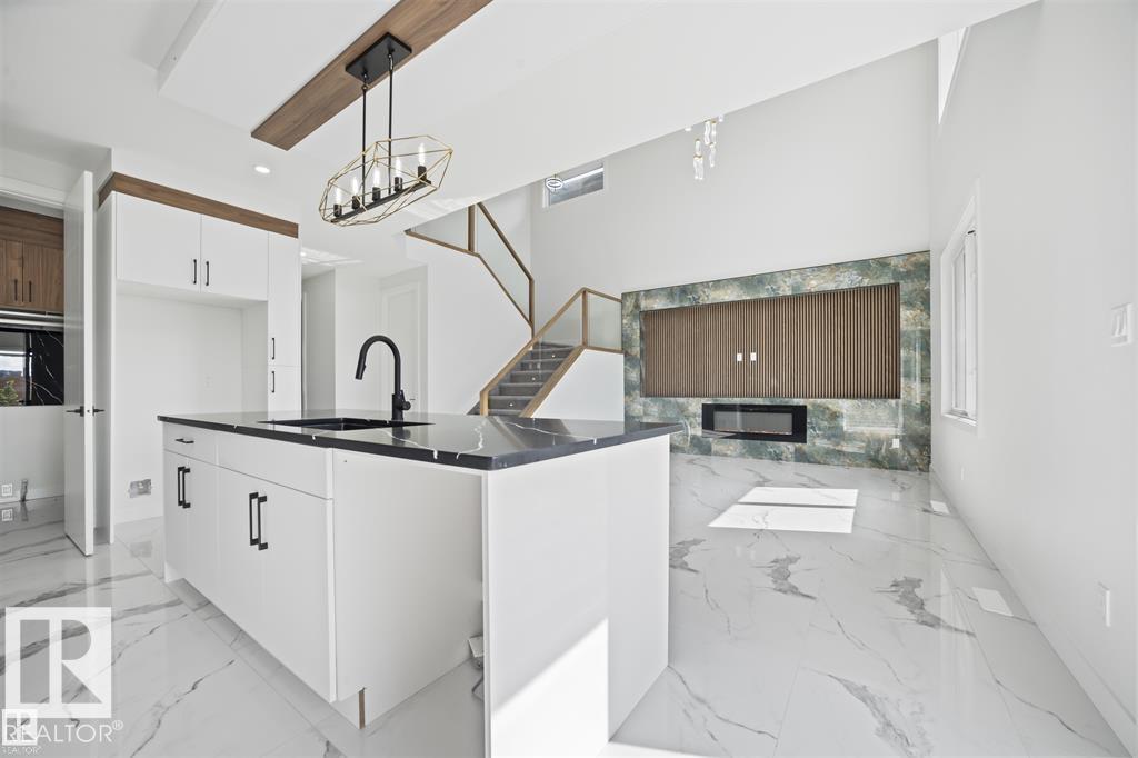 https://zimg.paragon.ice.com/ParagonImages/Property/PM/RAE/225397891/7/0/0/f831ab733946da81f8d839ff27be90b4/1/5b2555a2cf3b636cccfd2b34d5d3223c/225397891-0a474256-3b6b-4afd-951d-9b340dffe847.JPG