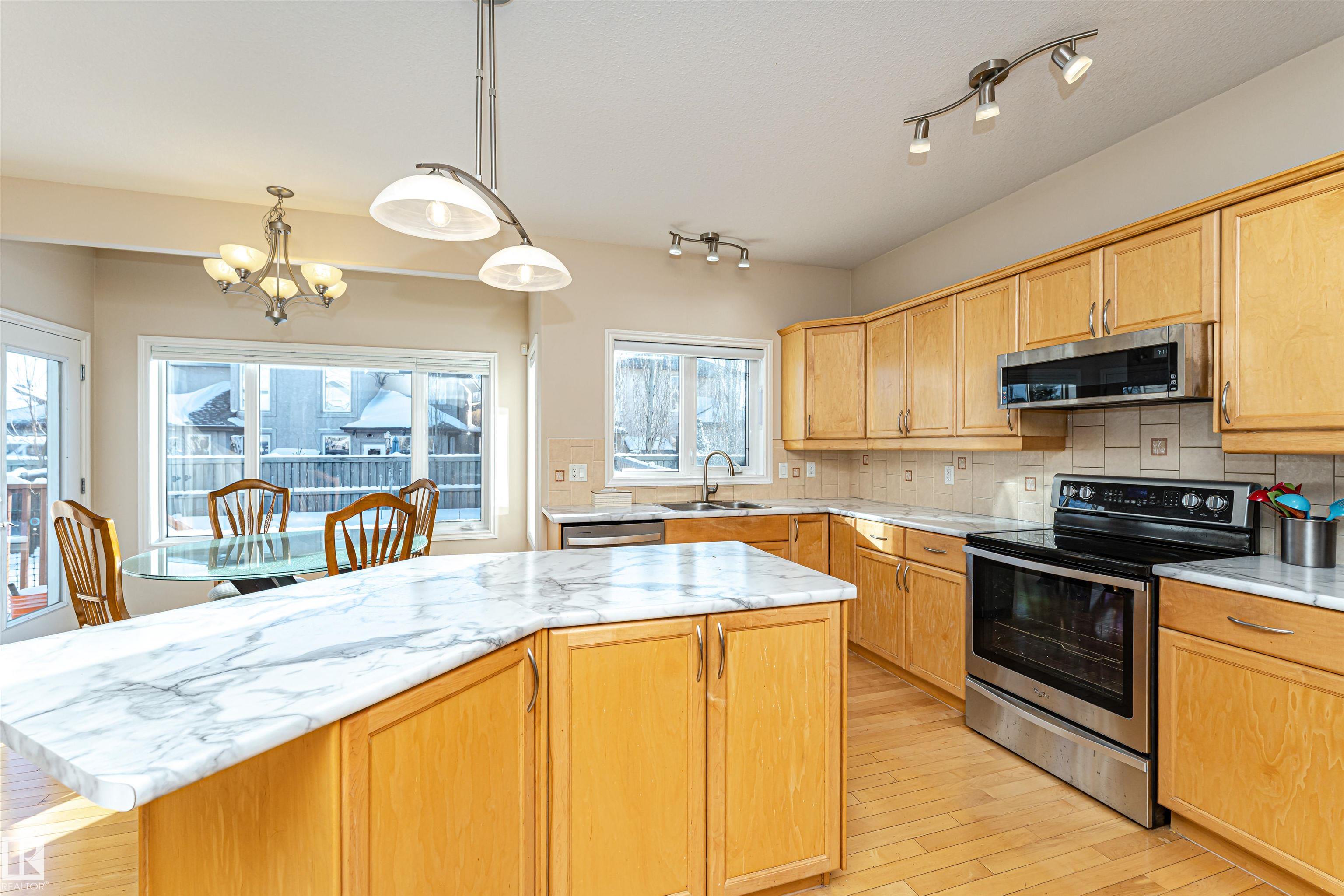 https://zimg.paragon.ice.com/ParagonImages/Property/PM/RAE/225397896/15/0/0/5ef6a4b26b51bc8e69161377bd785f61/1/070691b30f743a026d009bdfcd6f1560/225397896-027ff3f1-279f-411d-a934-5de9cf6c566e.JPG